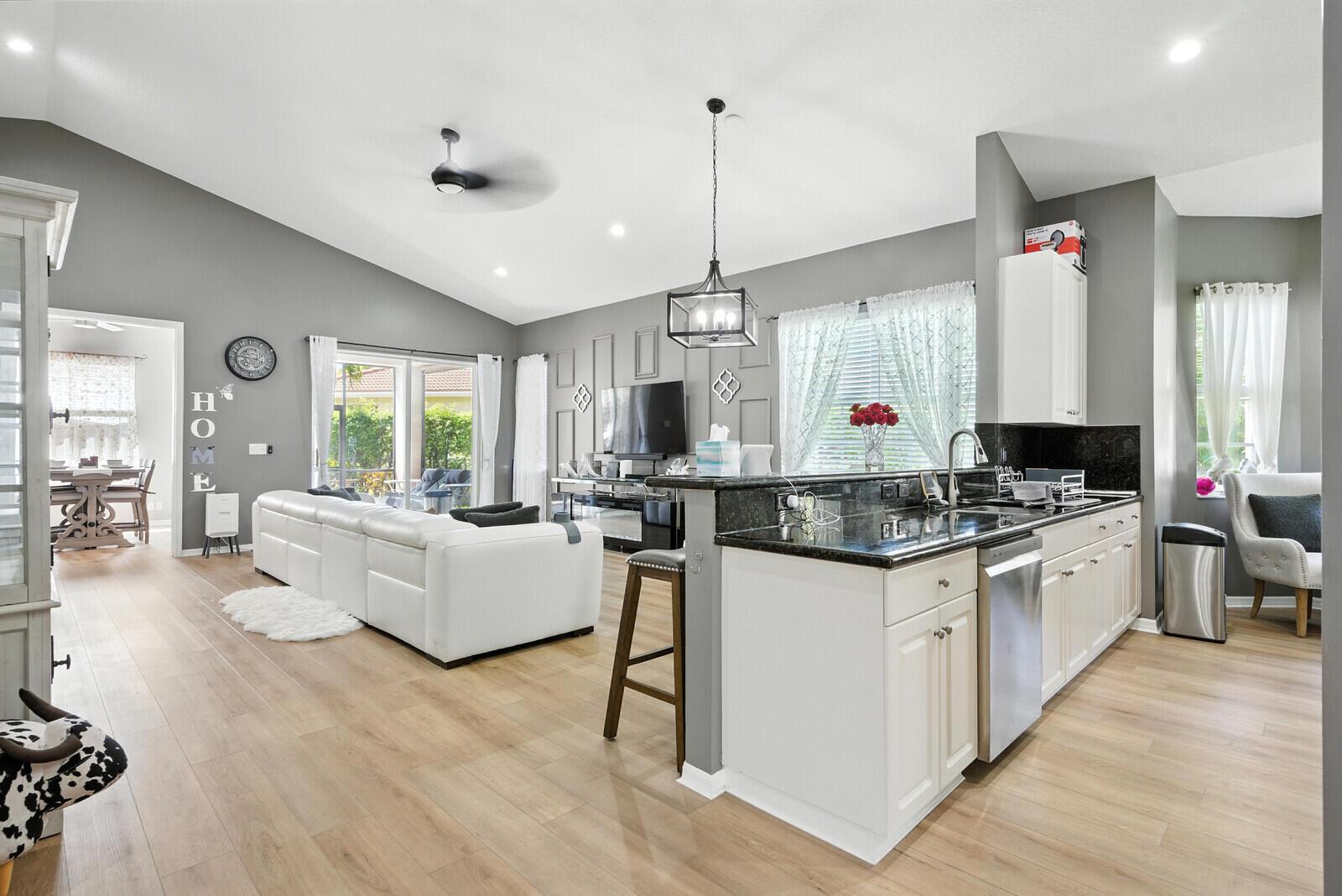8402 Staniel Cay