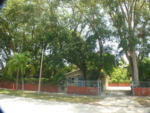 431 NE 132nd Street North Miami FL 33161