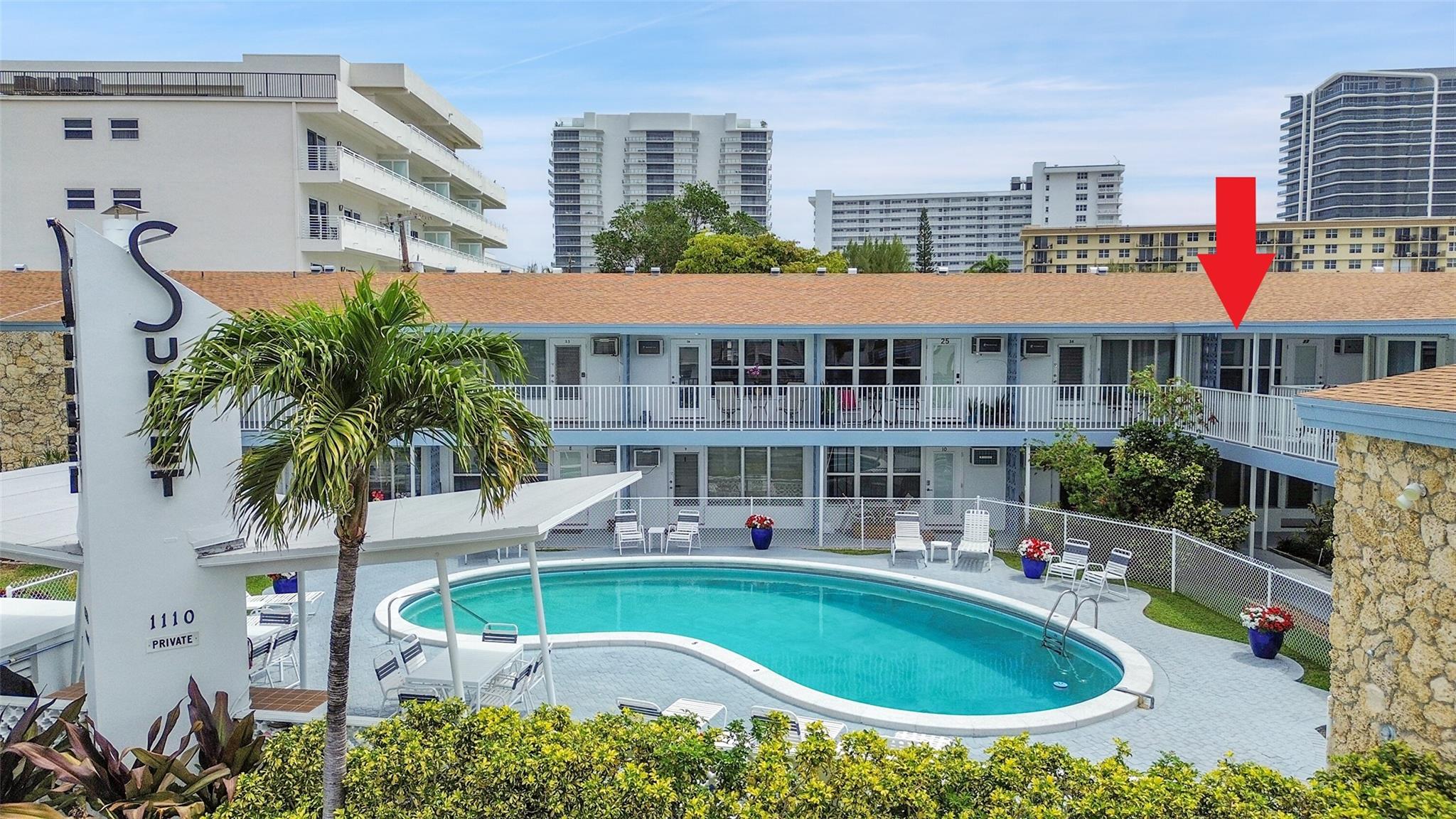 1110 N Riverside Dr 27