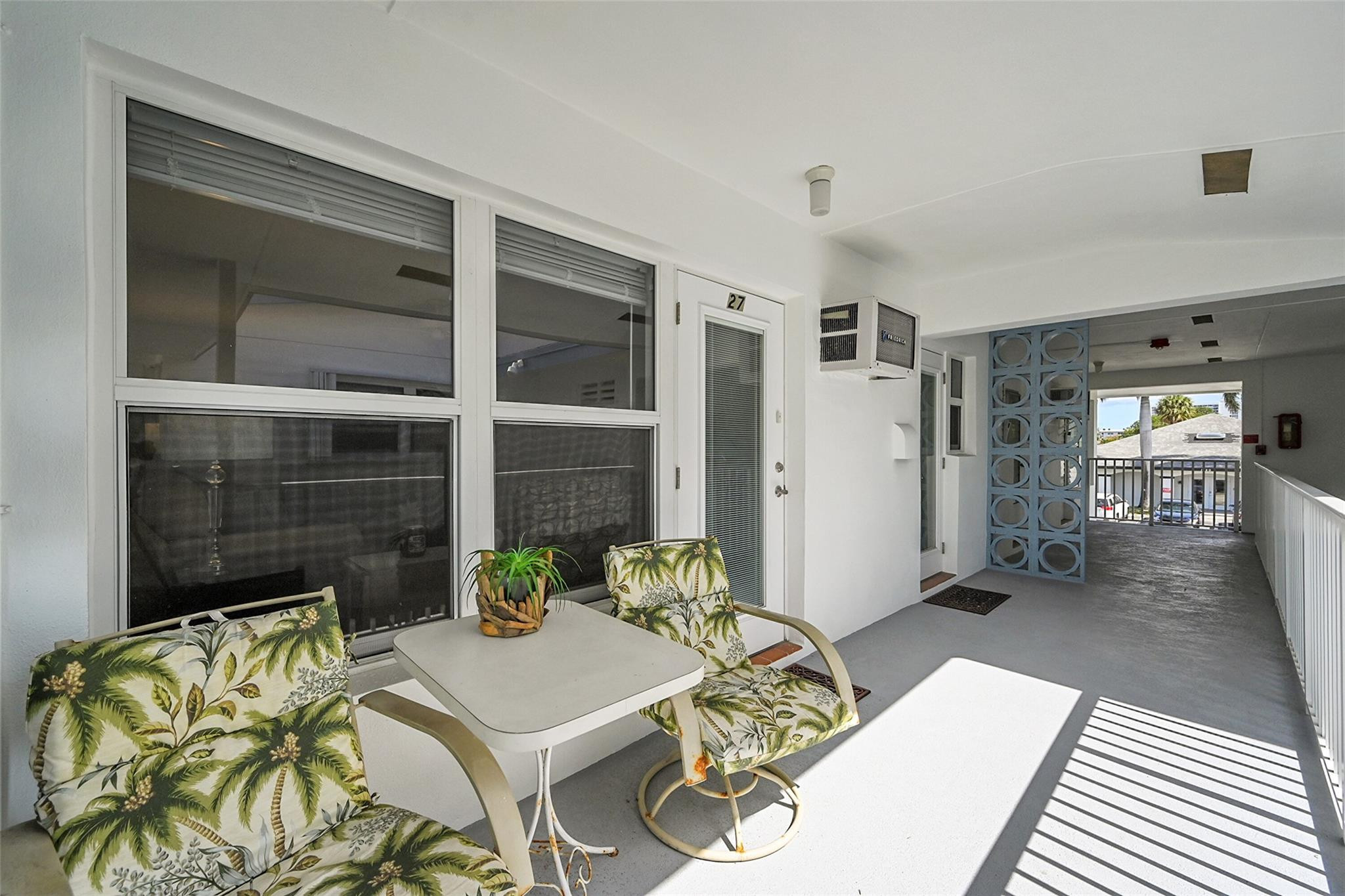 1110 N Riverside Drive 27