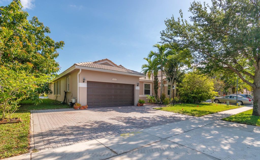 Photo of 12843 NW 18th Court, Pembroke Pines, FL 33028 (MLS # B26020321)