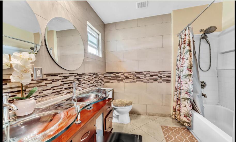 S/D OF 5-44-37, LOT 7 - Residential