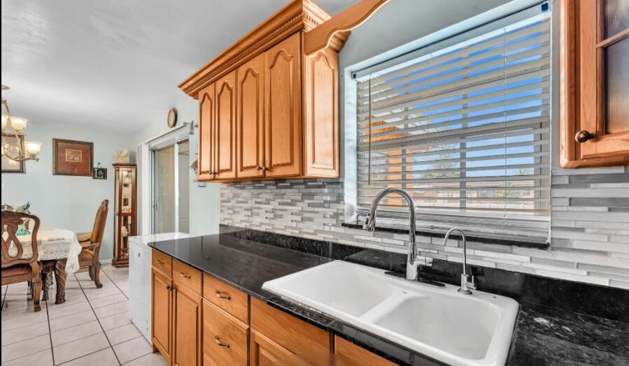 S/D OF 5-44-37, LOT 7 - Residential