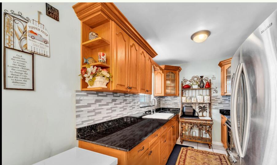 S/D OF 5-44-37, LOT 7 - Residential