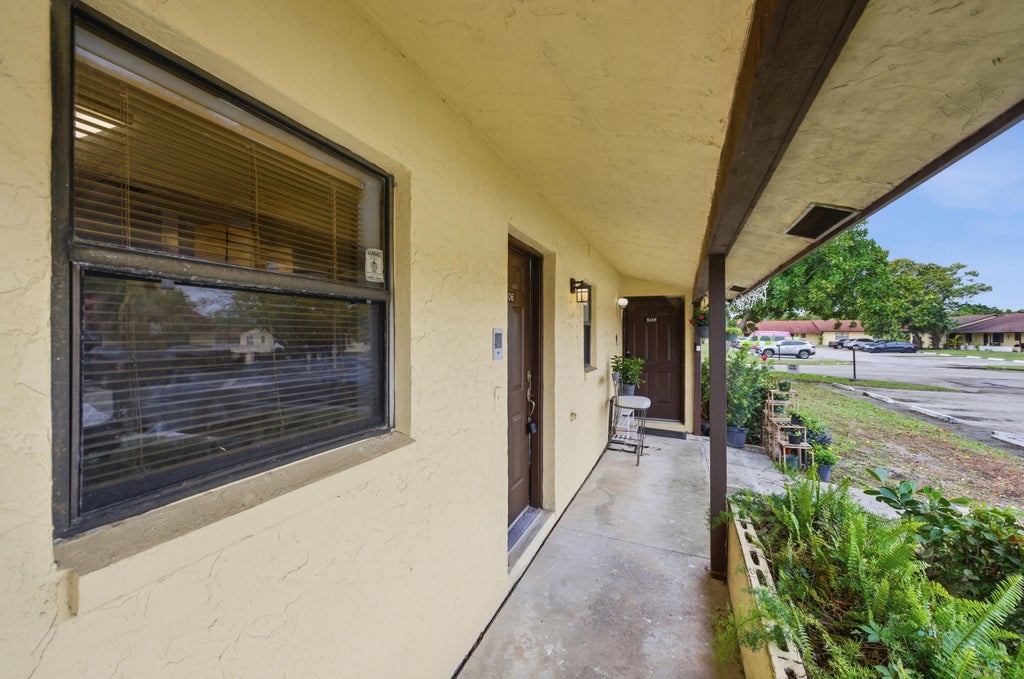 Photo of 506 GLENWOOD Drive, West Palm Beach, FL 33415 (MLS # B26066554)