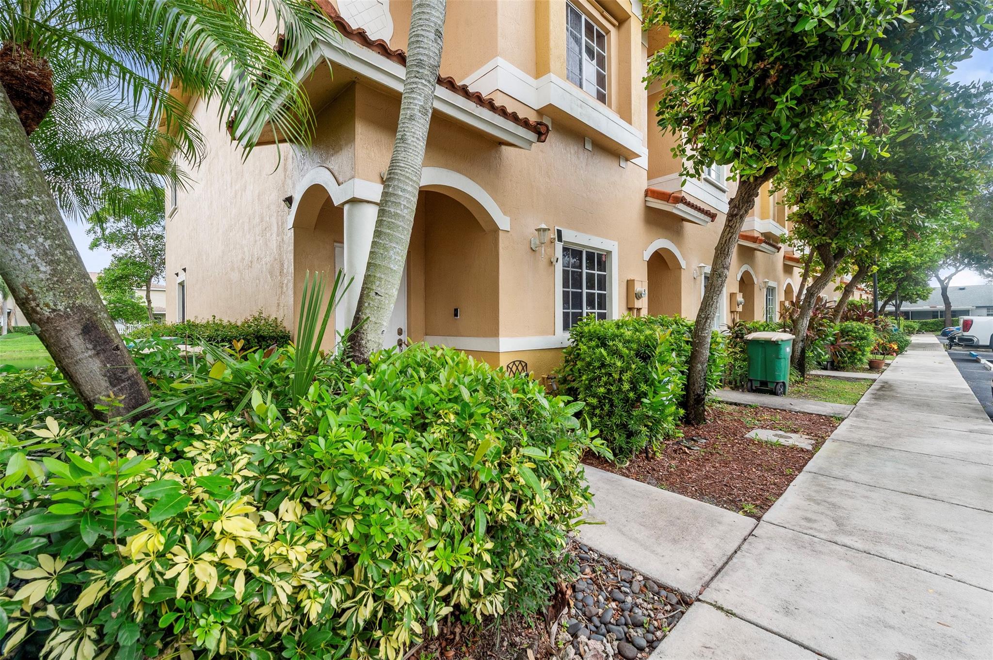 Lyons Indust Park 71-1 B - Residential Lease