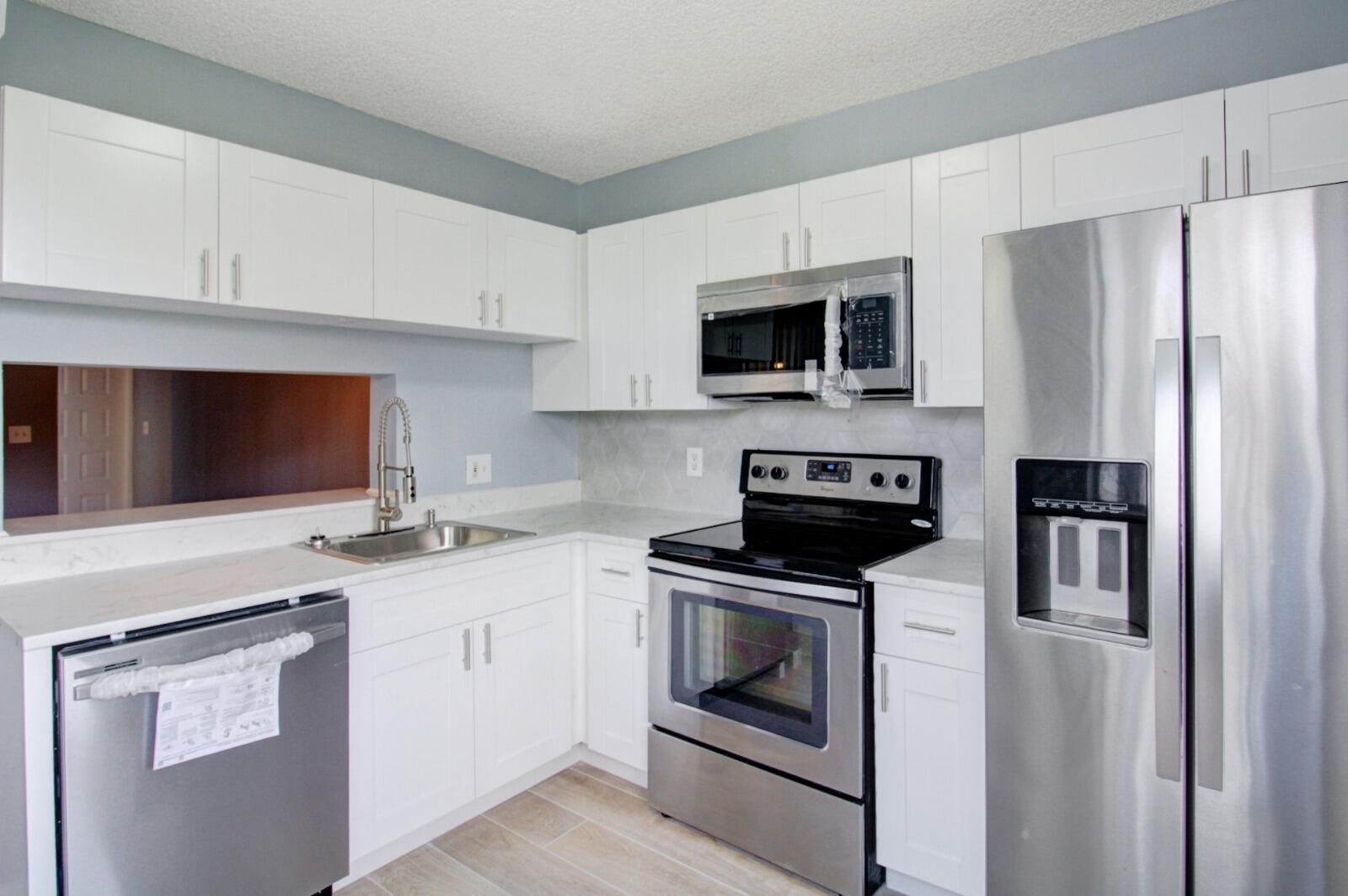 LAKESHORE CONDO I - Residential