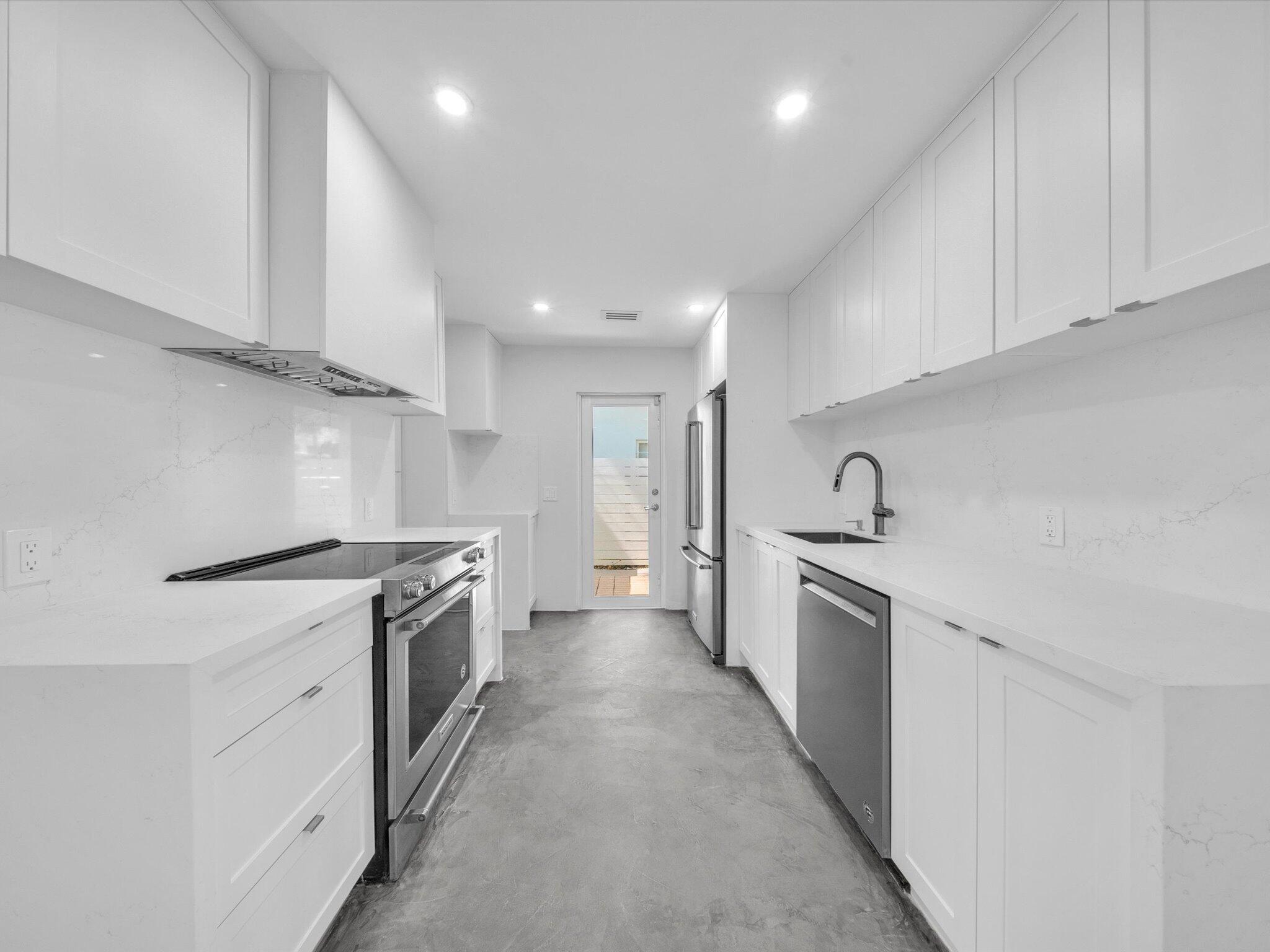 TAFT VILLAS - Residential Lease