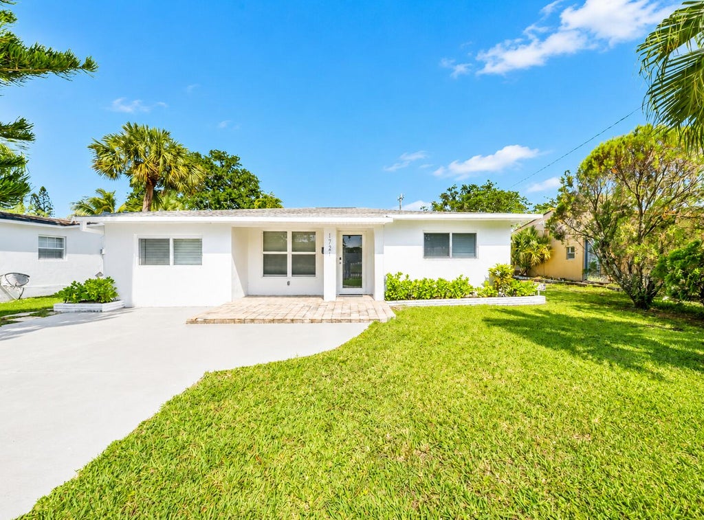 Photo of 1721 N 16th Court, Hollywood, FL 33020 (MLS # B26026237)