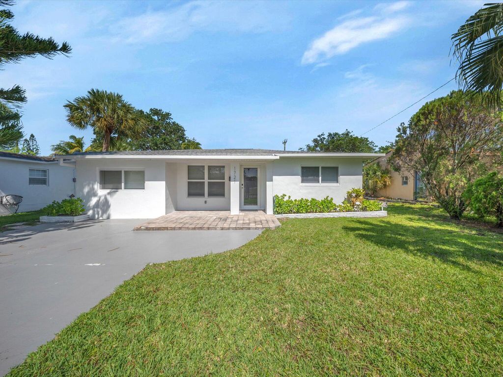 Photo of 1721 N 16th Court, Hollywood, FL 33020 (MLS # B26026237)