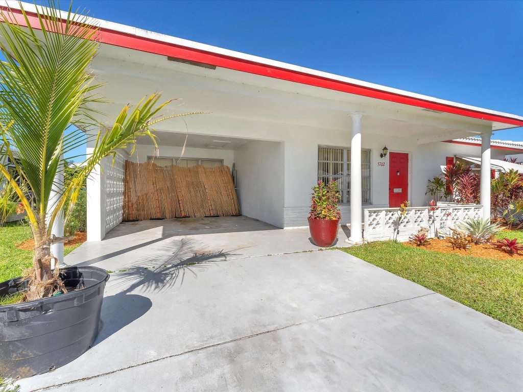 Mainlands Of Tamarac Lake - Residential