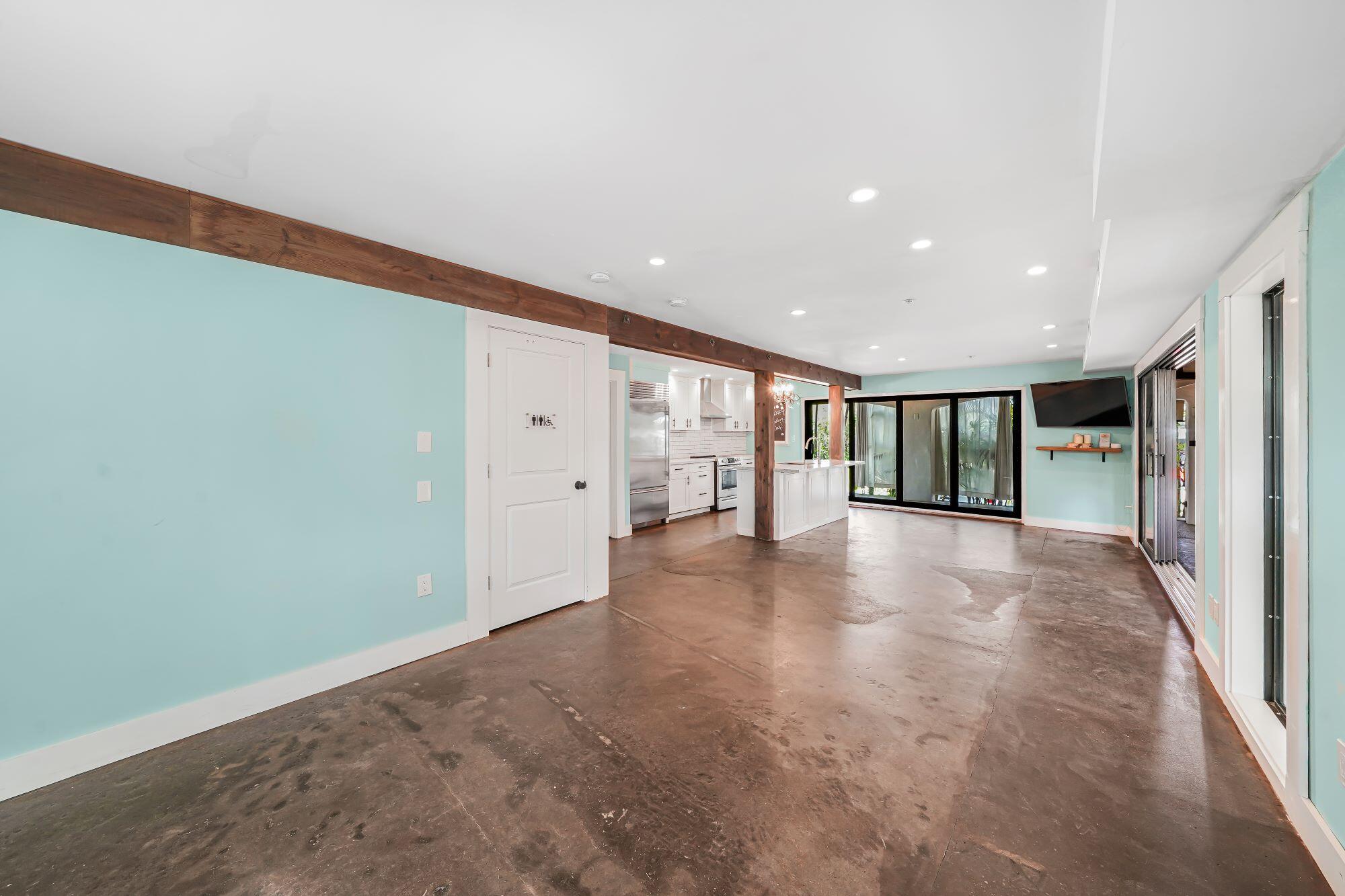 512 SW Saint Lucie Crescent