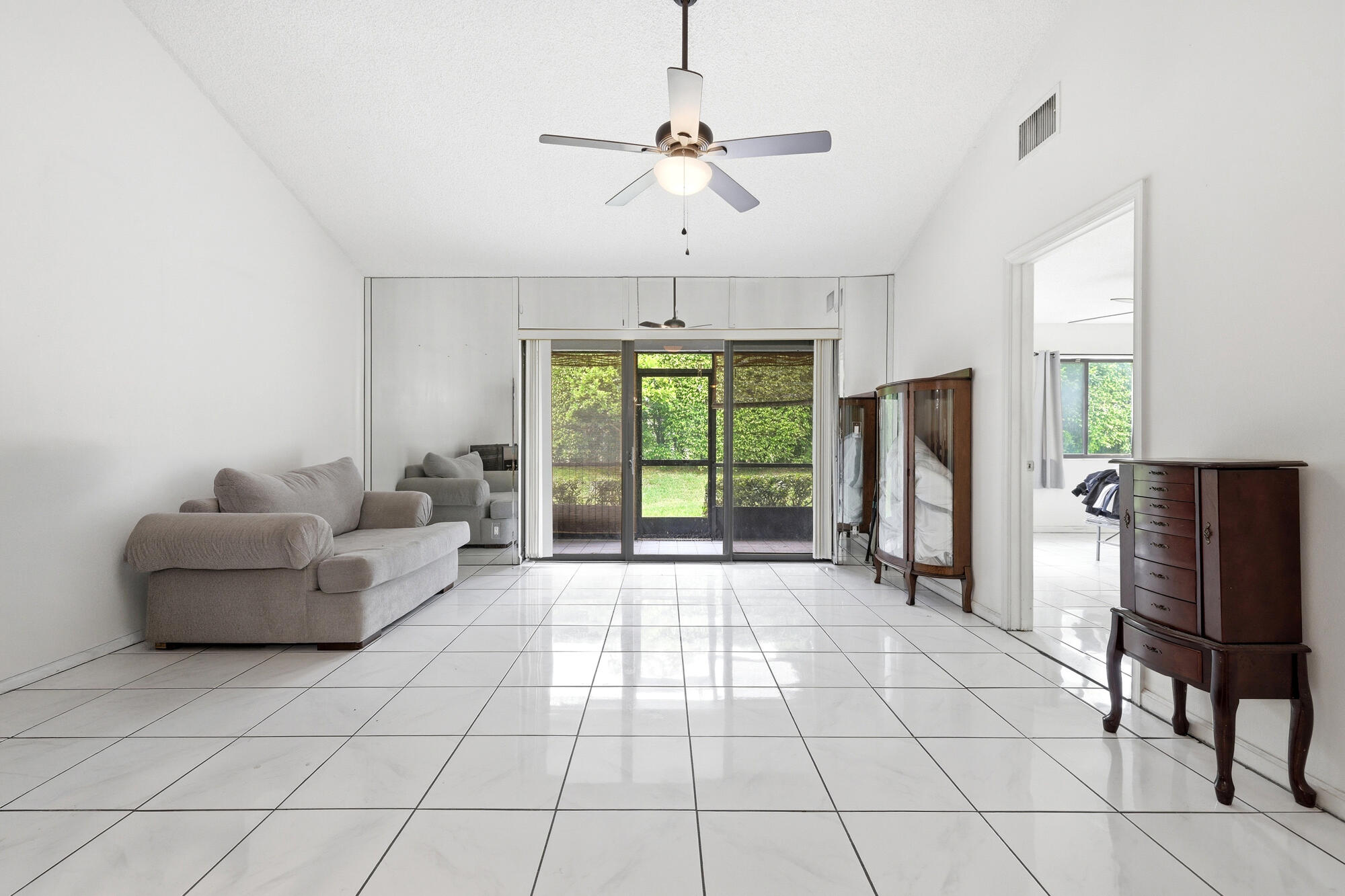 120 Sunshine Boulevard