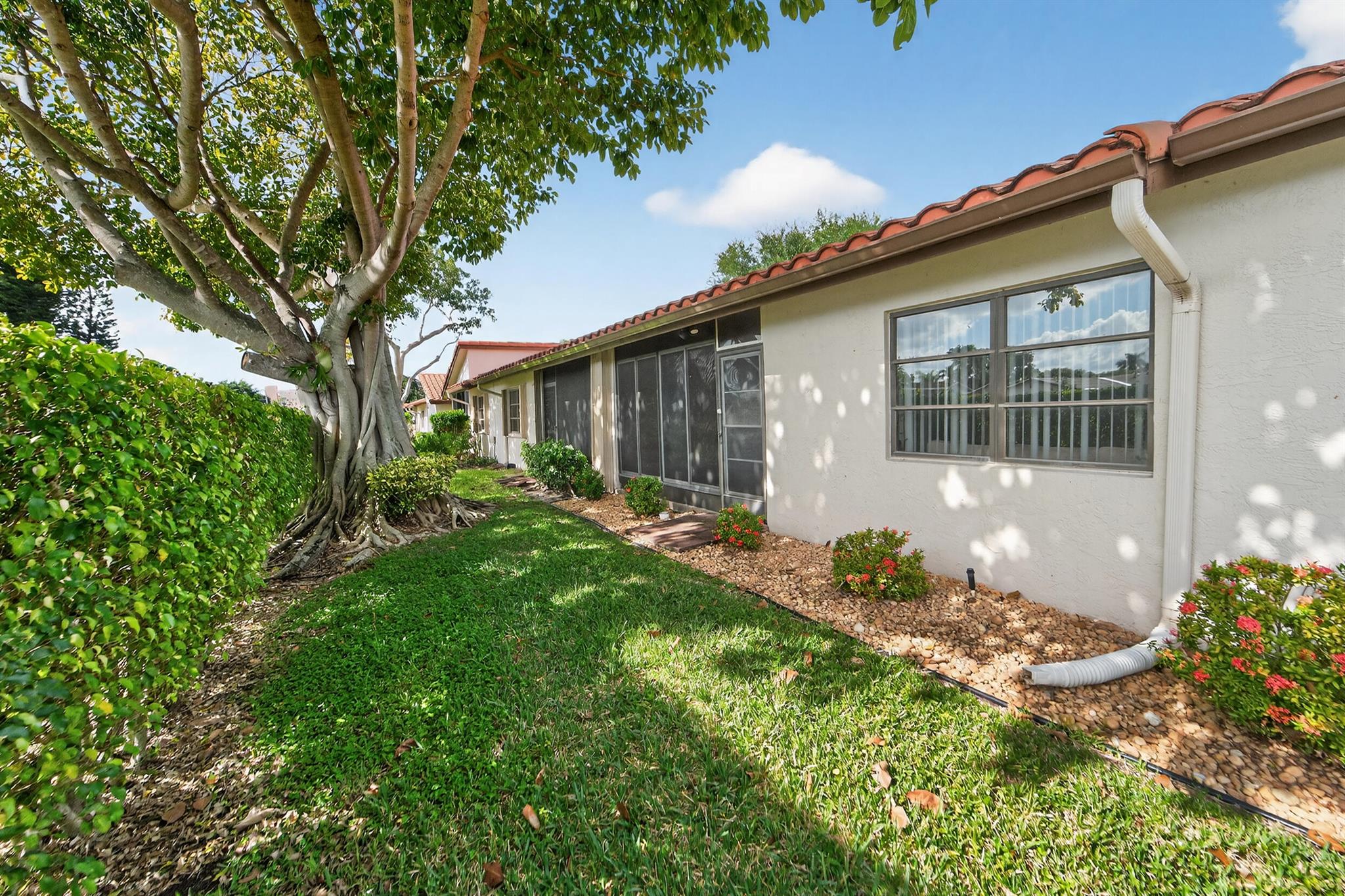 HUNTINGTON POINTE - Residential Lease