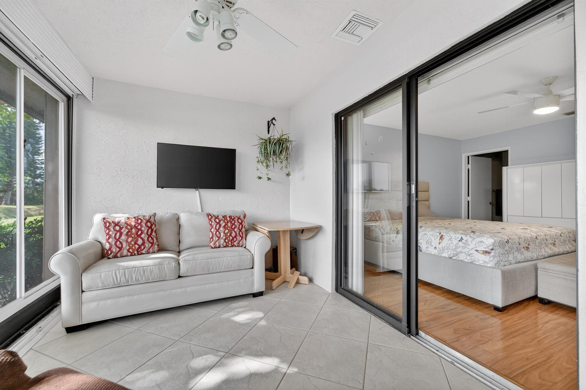 HUNTINGTON POINTE - Residential Lease