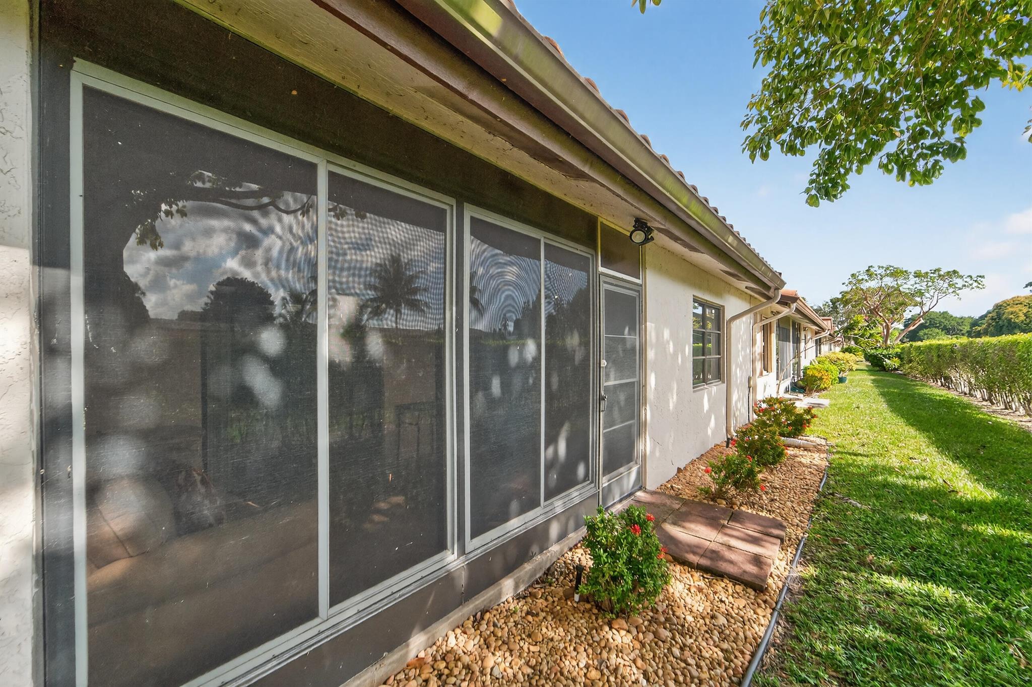 HUNTINGTON POINTE - Residential Lease