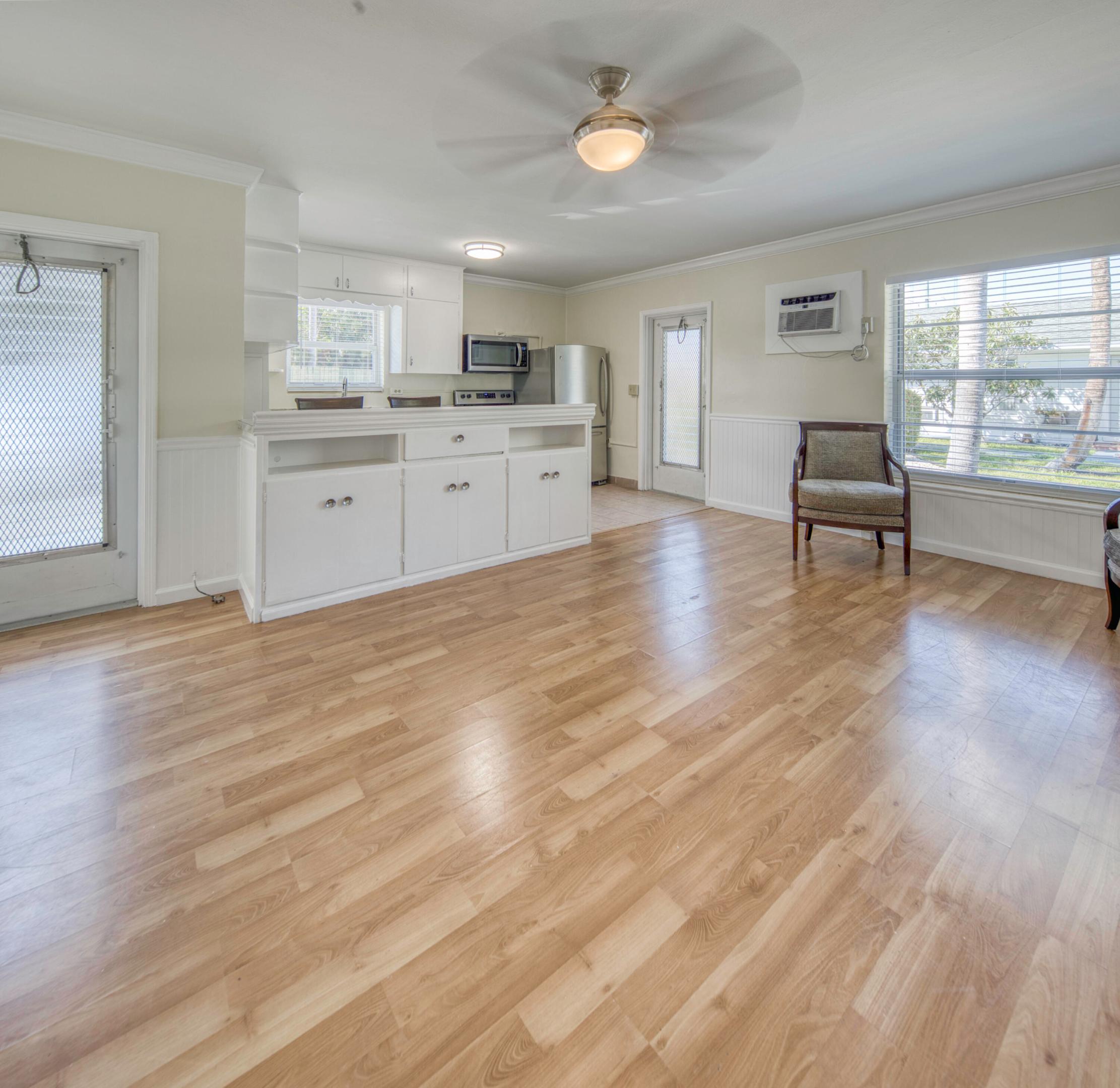 LAKE WORTH TOWN OF - Residential Lease