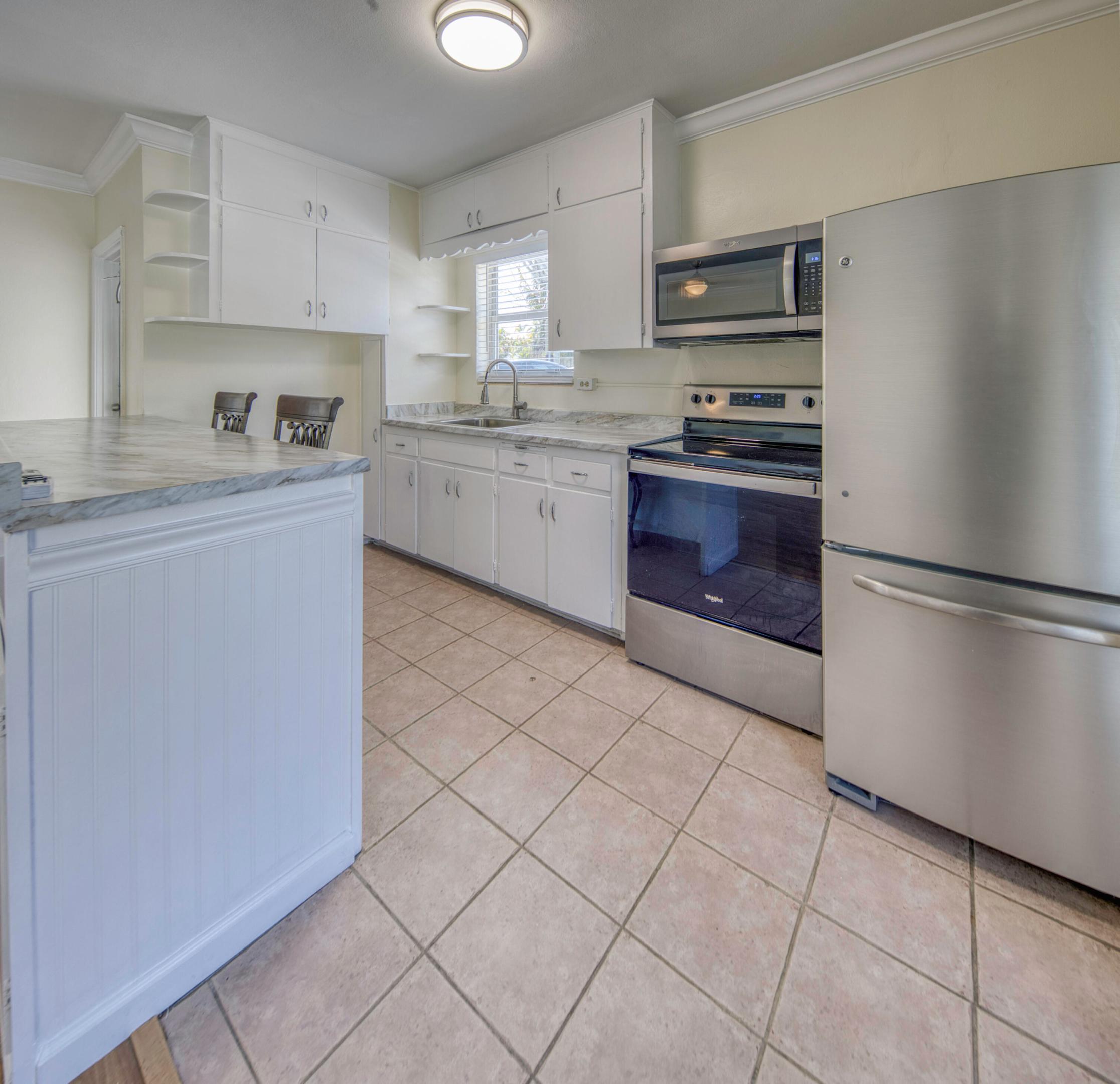 LAKE WORTH TOWN OF - Residential Lease