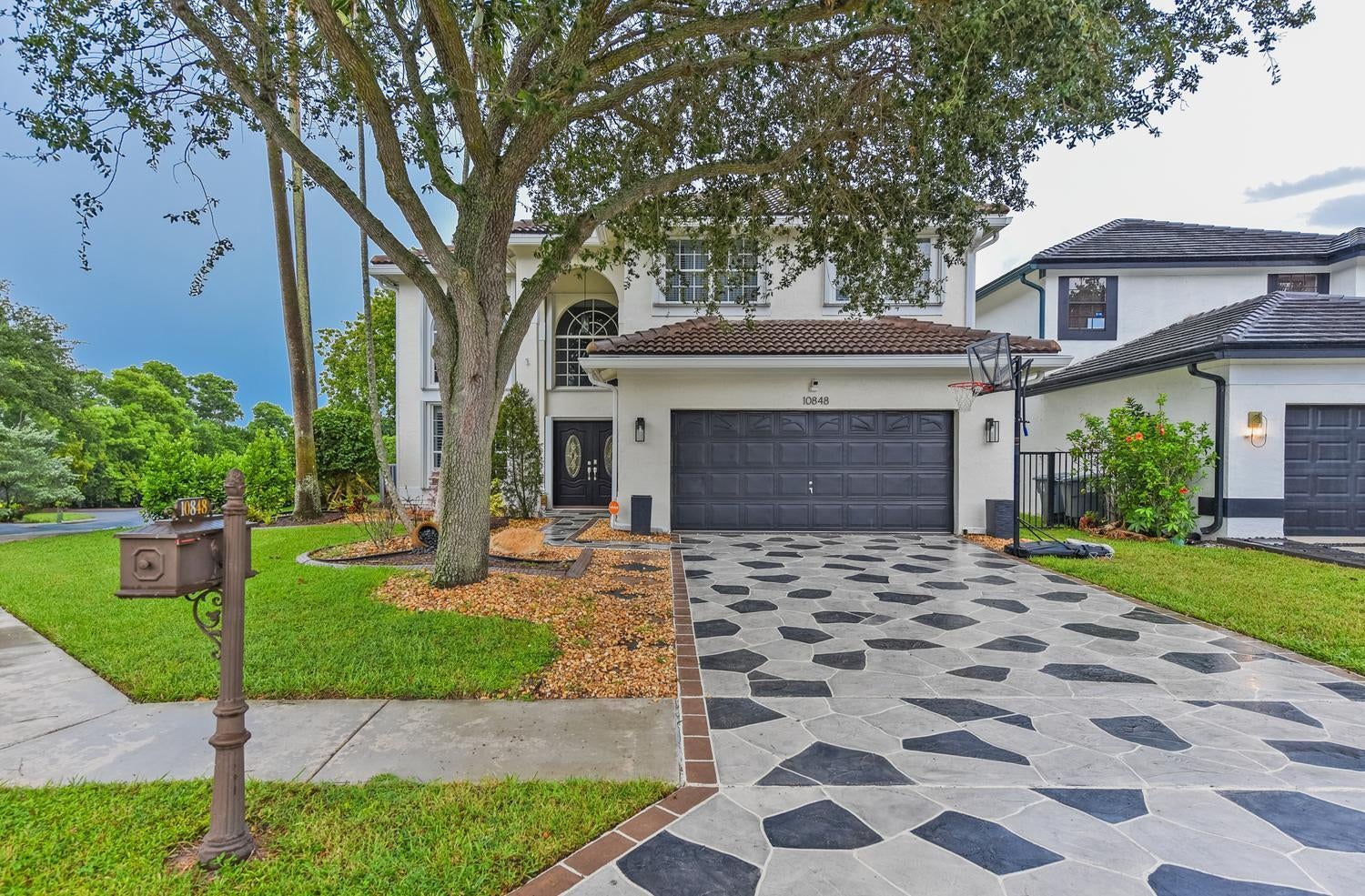 10848 Tamoron Lane