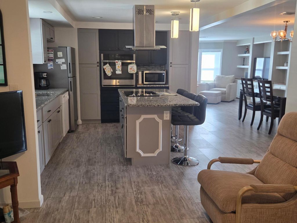 Photo of 7838 SE Continental Dr, Hobe Sound, FL 33455 (MLS # B26001103)