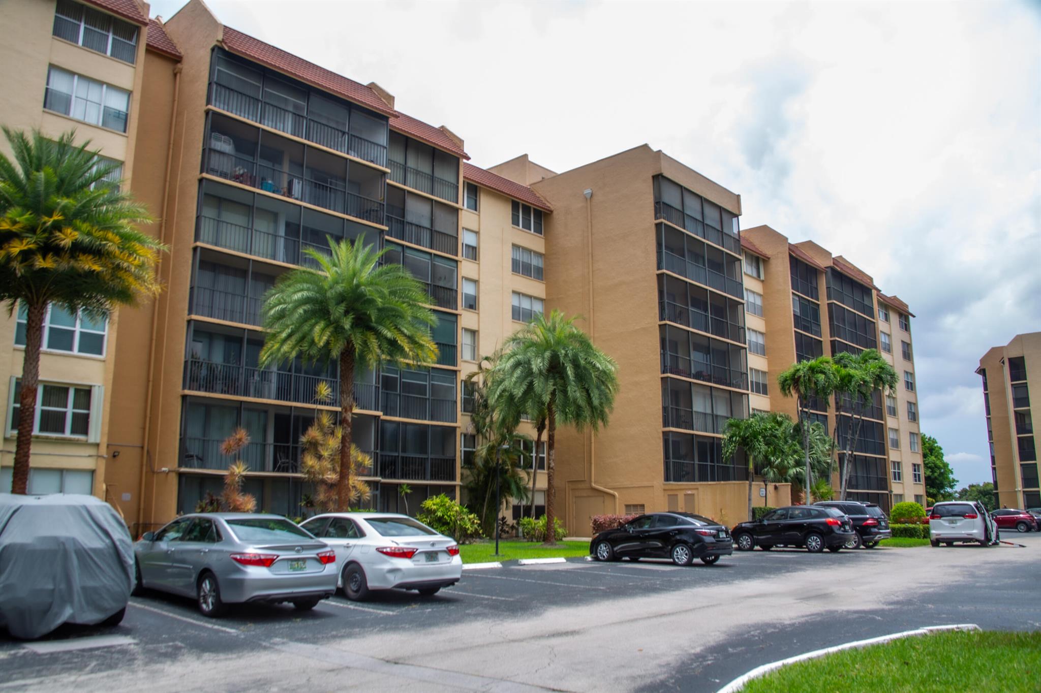 3821 Environ Boulevard 203