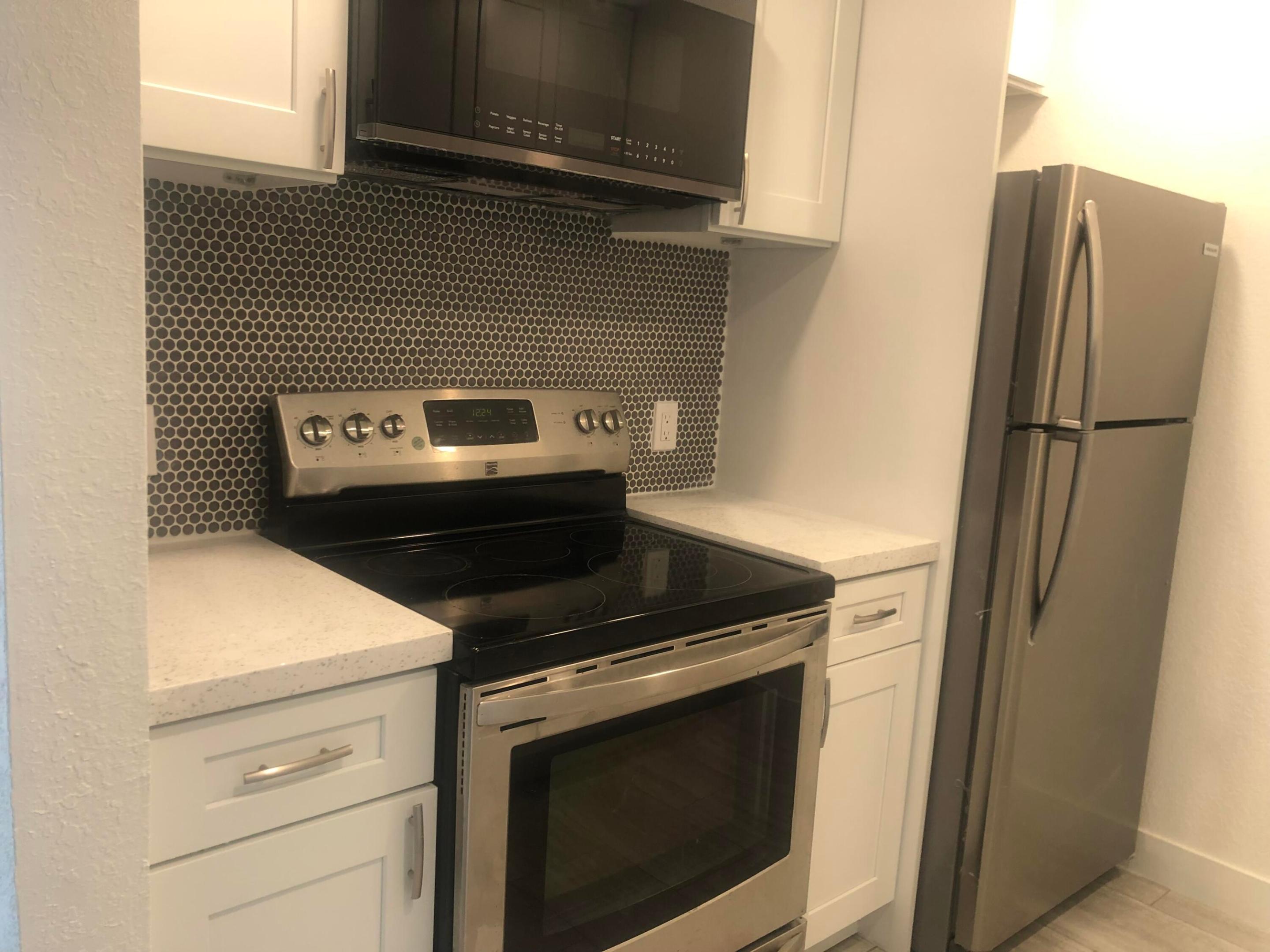 KINGSLEY AT CENTURY VILLAGE - Residential