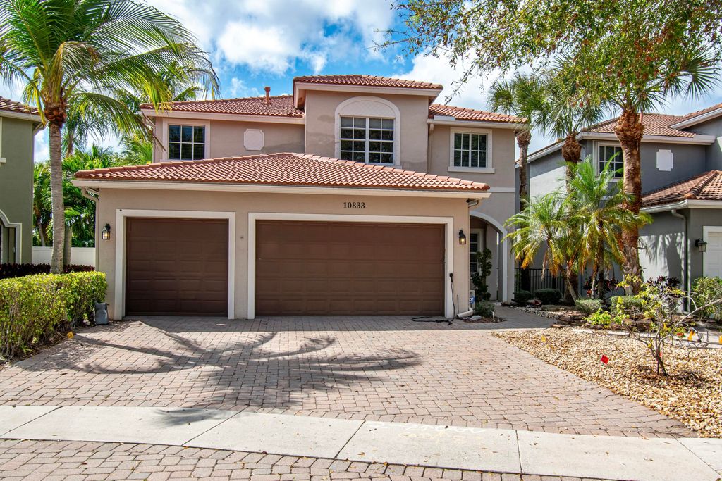 Photo of 10833 Lake Wynds Court, Boynton Beach, FL 33437 (MLS # R11168541)