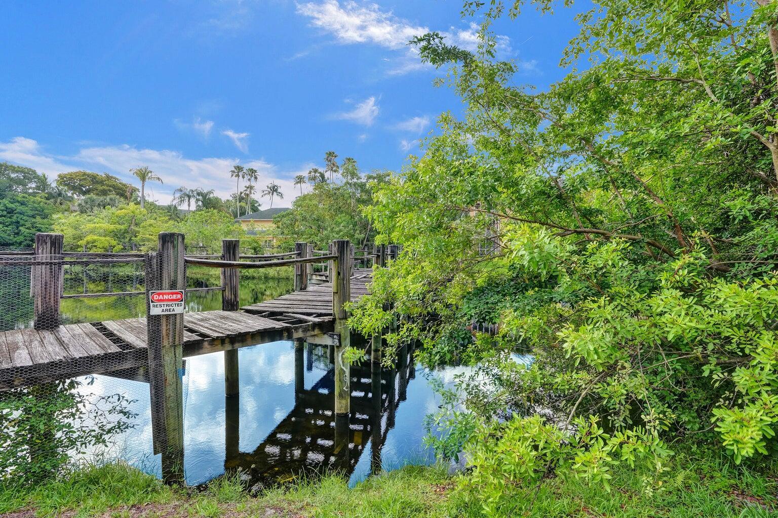 WINDWARD LAKES - Residential