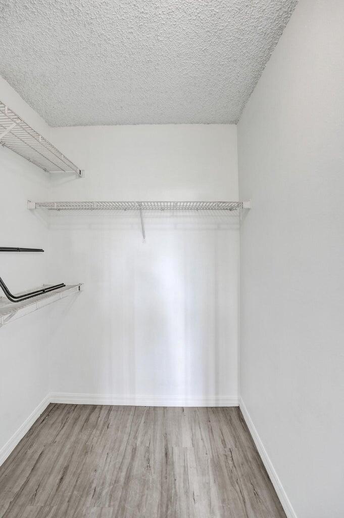 WINDWARD LAKES - Residential