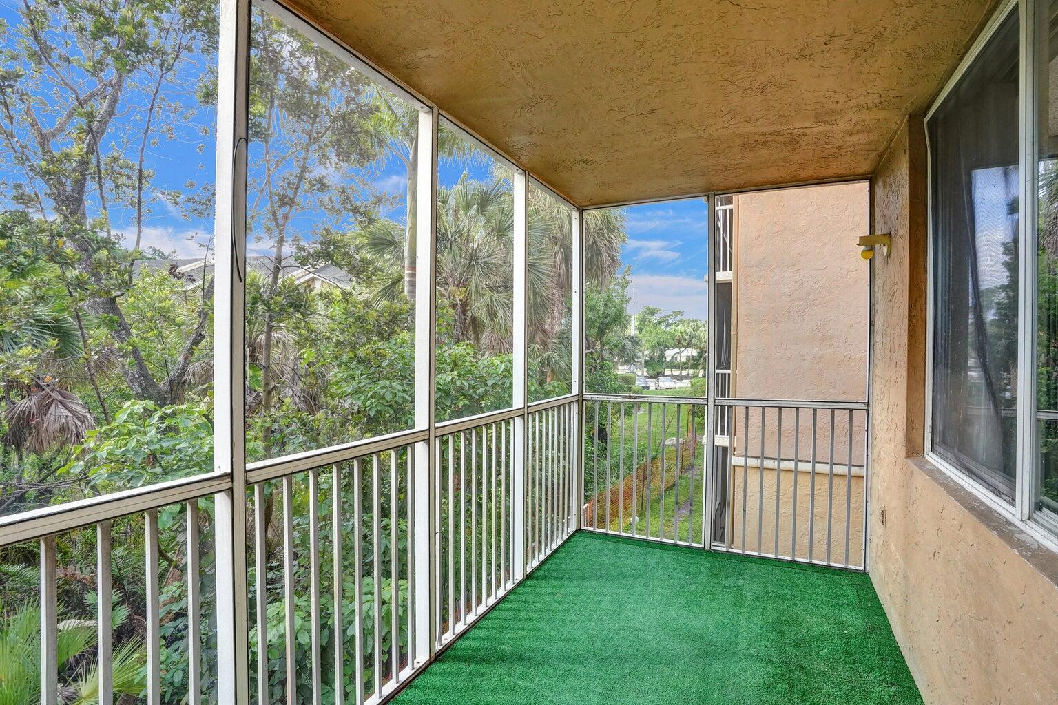 WINDWARD LAKES - Residential