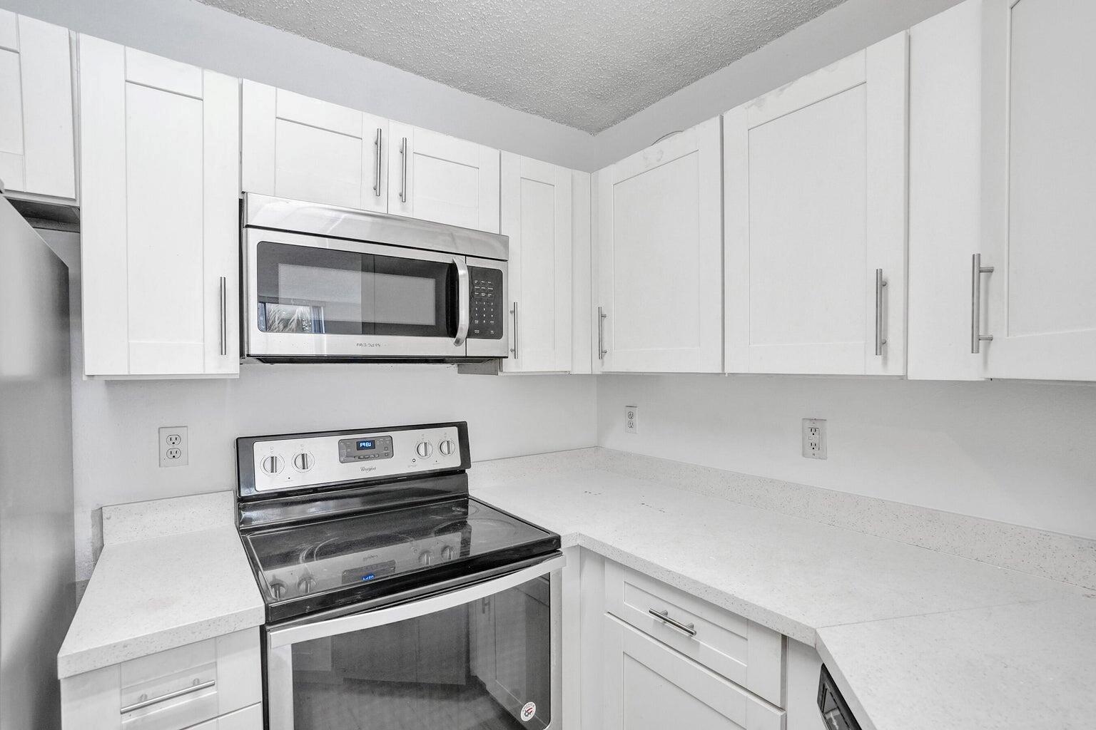 WINDWARD LAKES - Residential