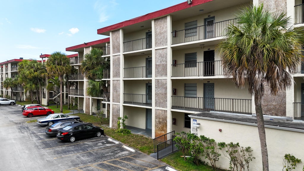 Photo of 3070 NW 48TH Terrace #414, Lauderdale Lakes, FL 33313 (MLS # B26074233)