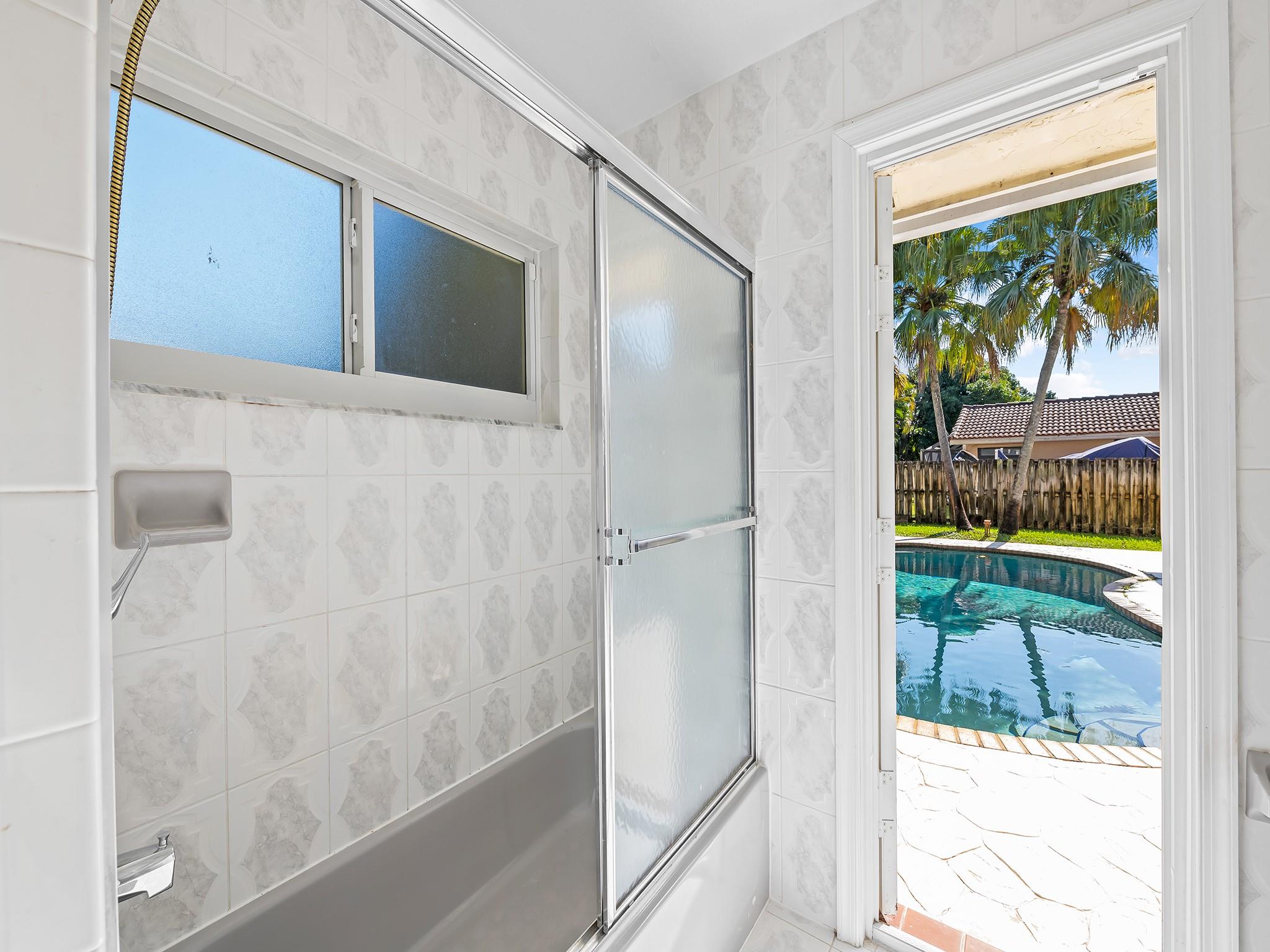 JACARANDA LAKES SEC SEVEN - Residential Lease