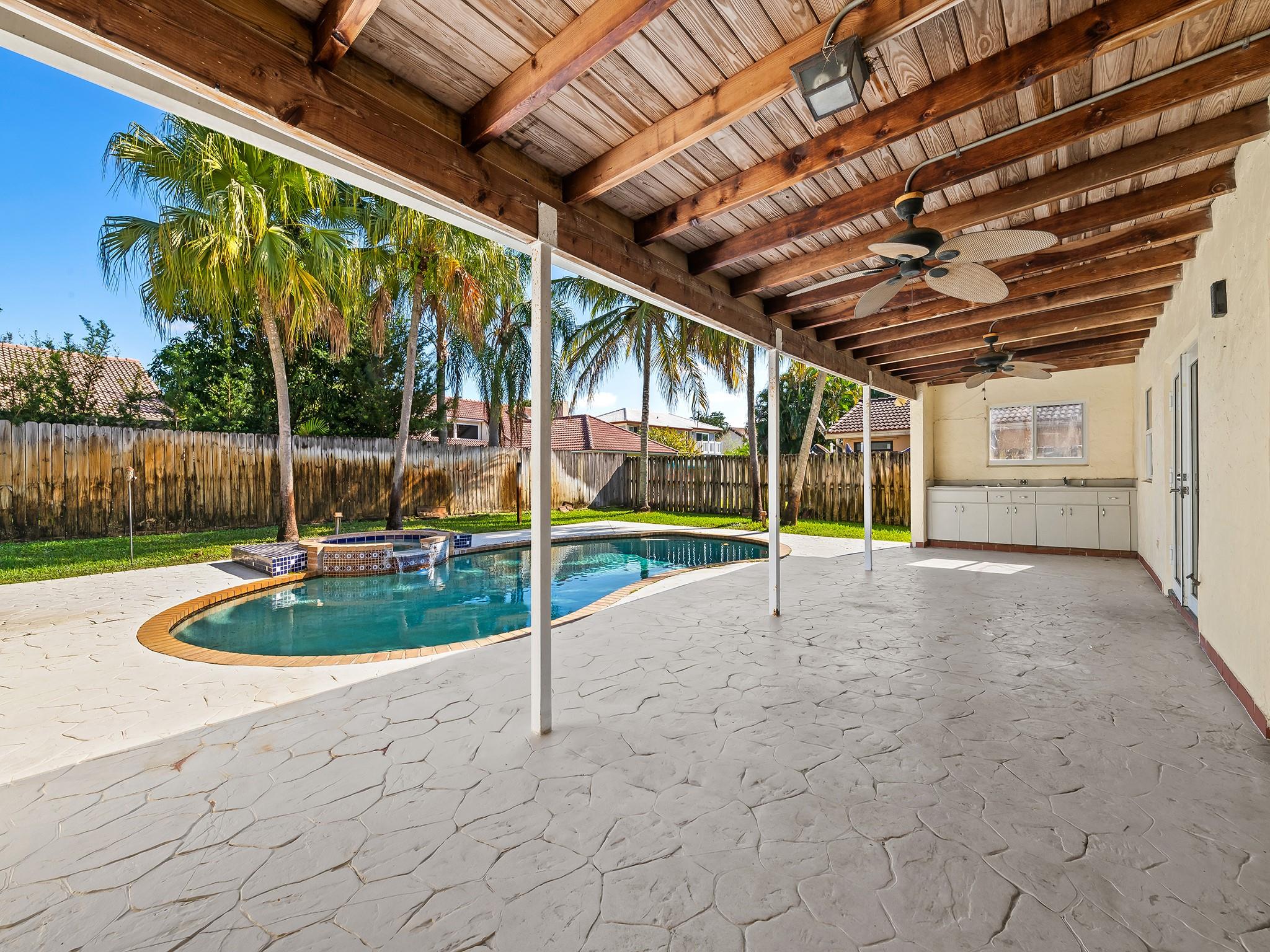 JACARANDA LAKES SEC SEVEN - Residential Lease