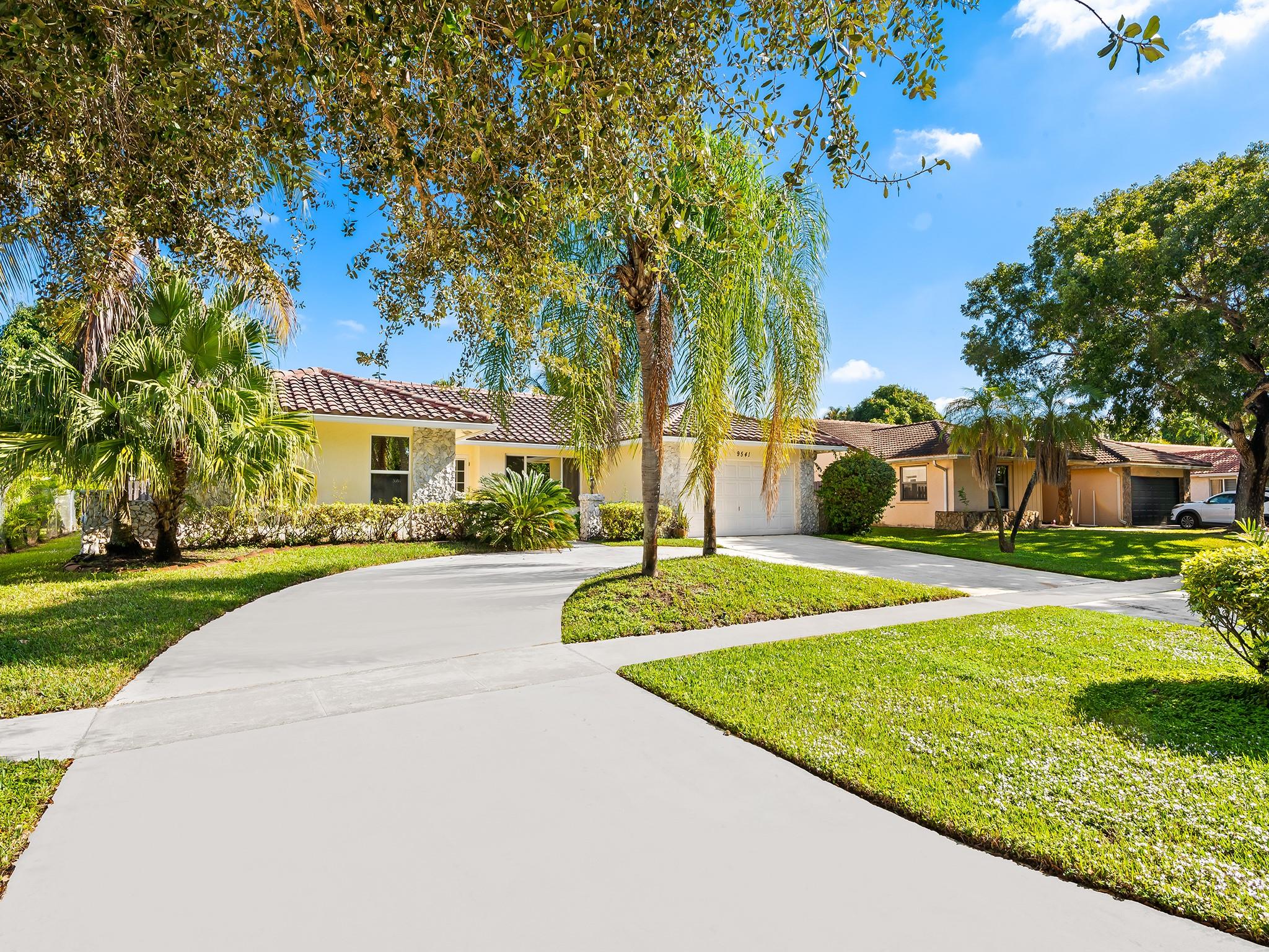 JACARANDA LAKES SEC SEVEN - Residential Lease