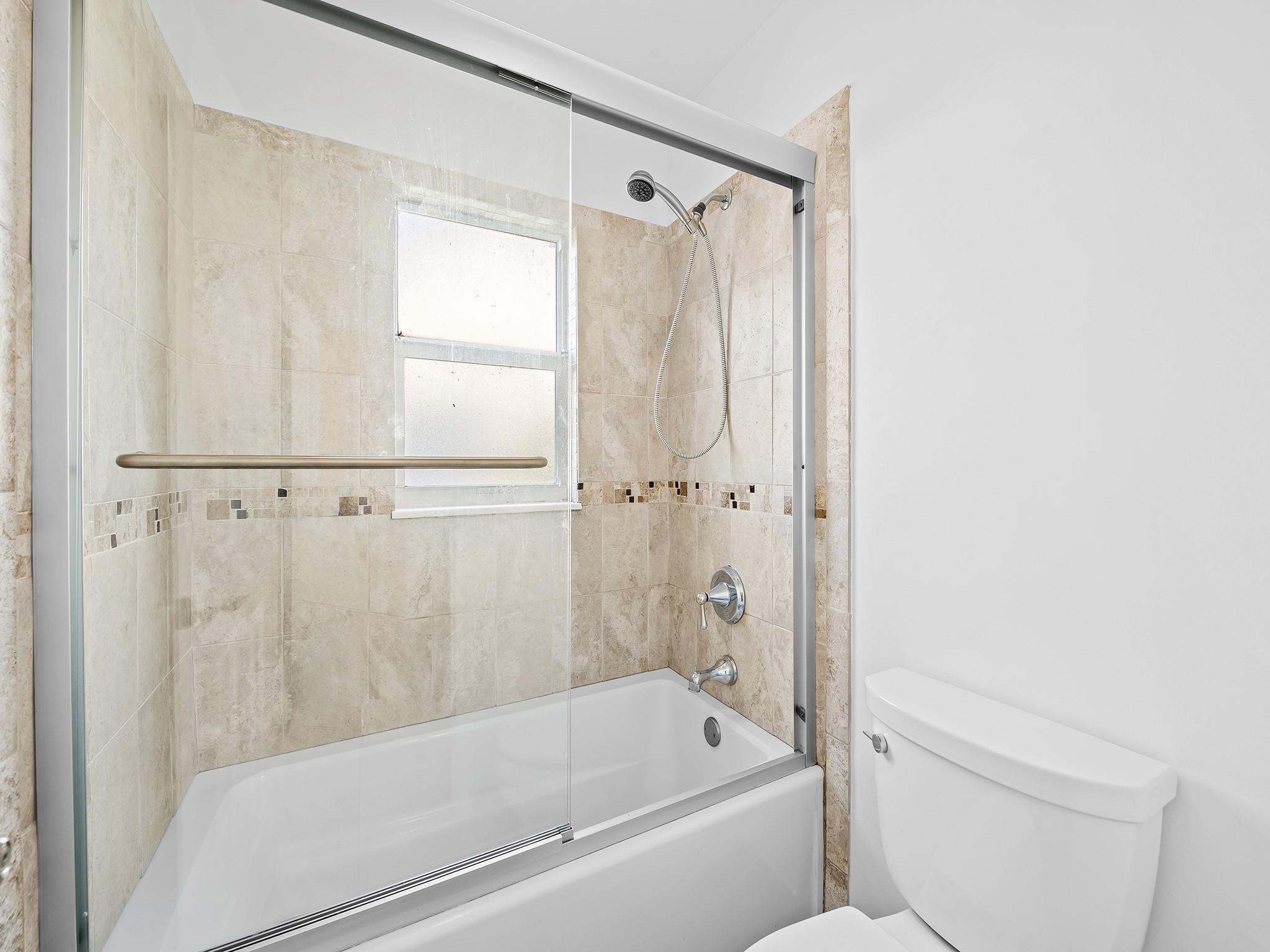 JACARANDA LAKES SEC SEVEN - Residential Lease