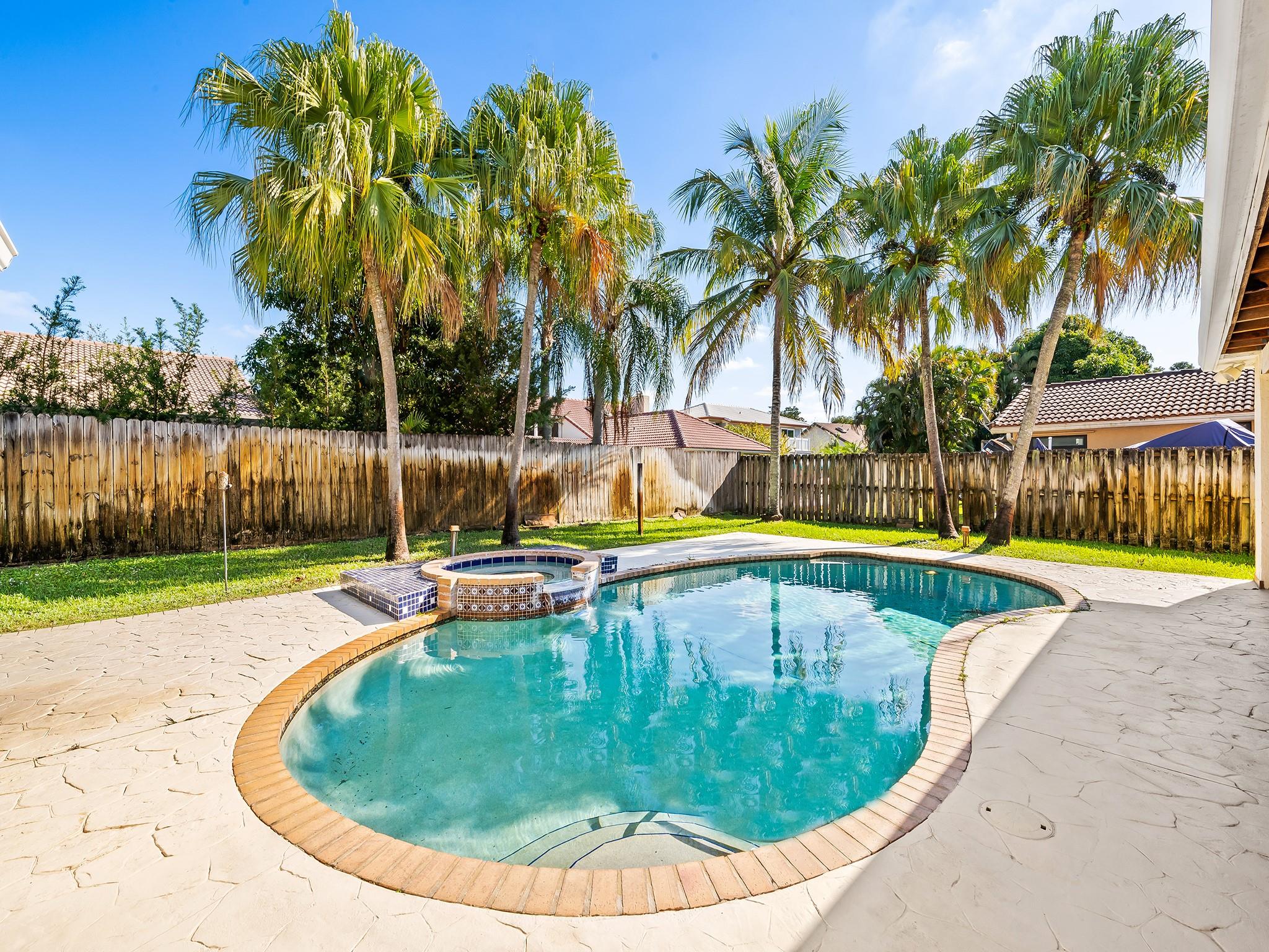 JACARANDA LAKES SEC SEVEN - Residential Lease