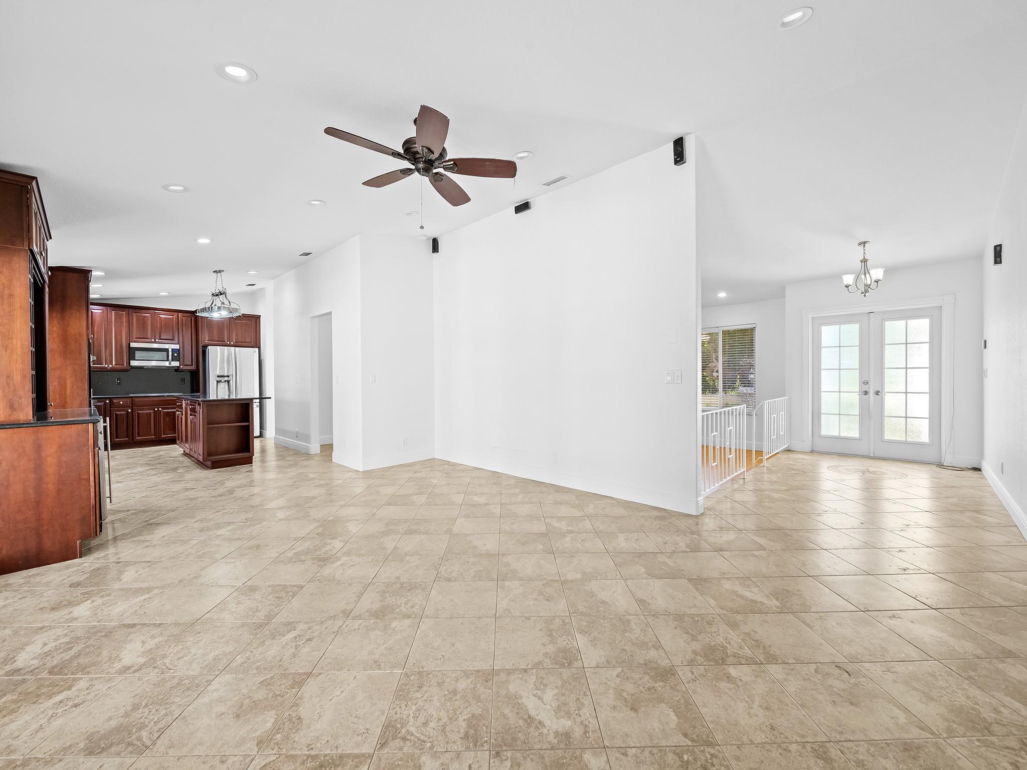 JACARANDA LAKES SEC SEVEN - Residential Lease