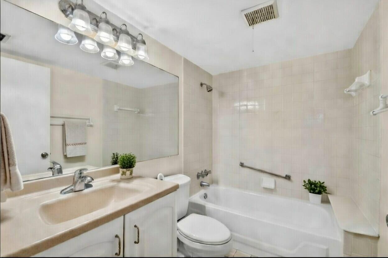 PALM CLUB VILLAGE I CONDO - Residential Lease