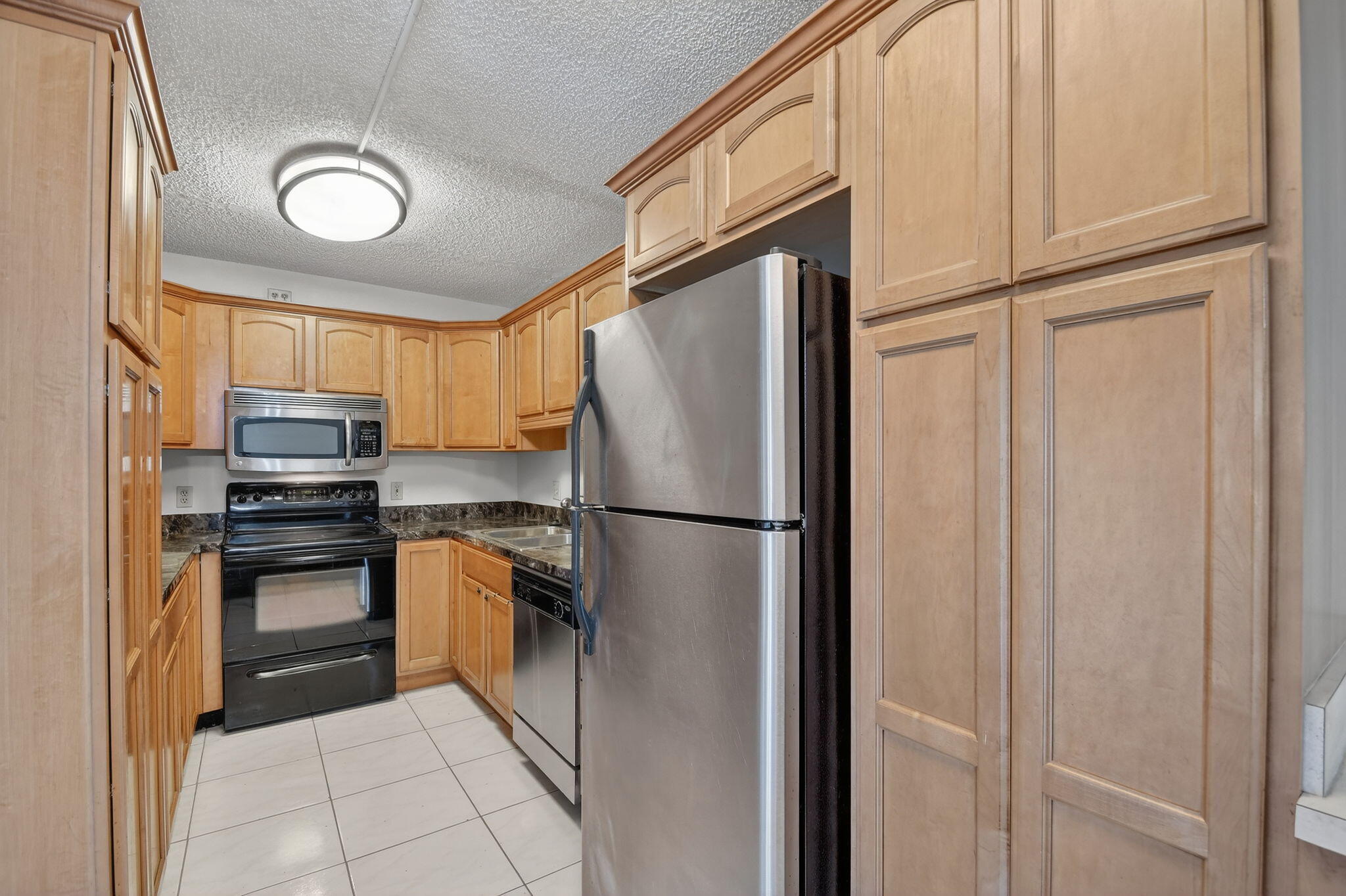 PALM CLUB VILLAGE I CONDO - Residential Lease