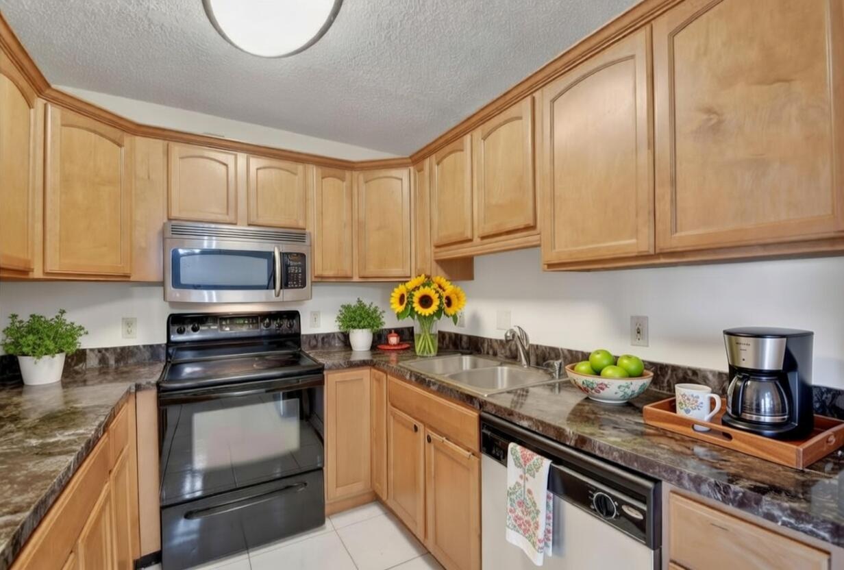 PALM CLUB VILLAGE I CONDO - Residential Lease