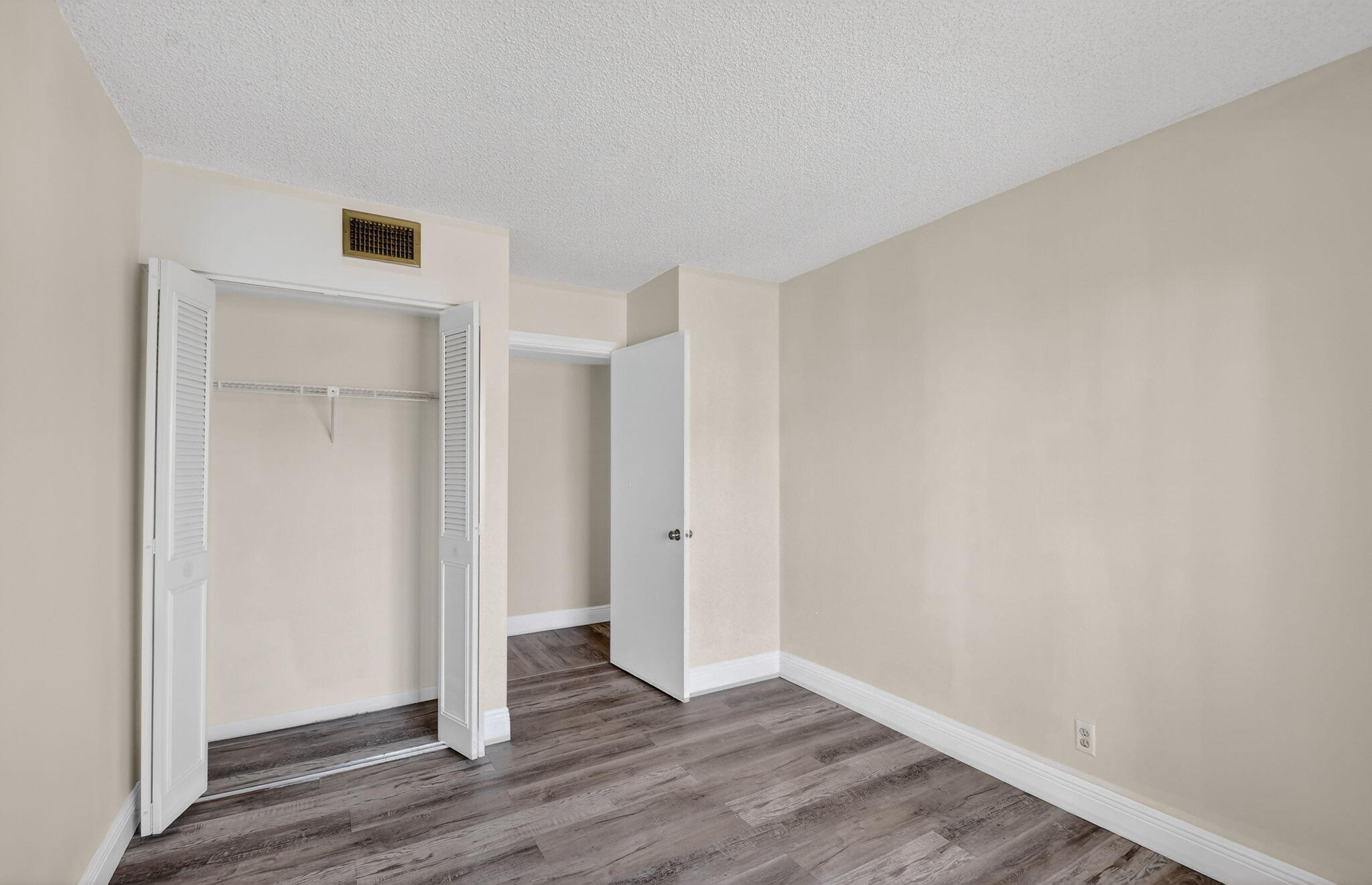 PALM CLUB VILLAGE I CONDO - Residential Lease