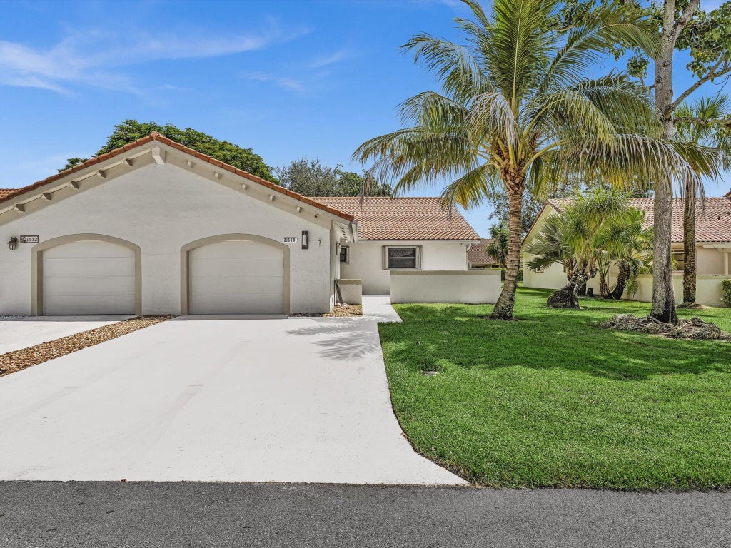 Photo of 21578 Altamira Avenue, Boca Raton, FL 33433 (MLS # B26076524)