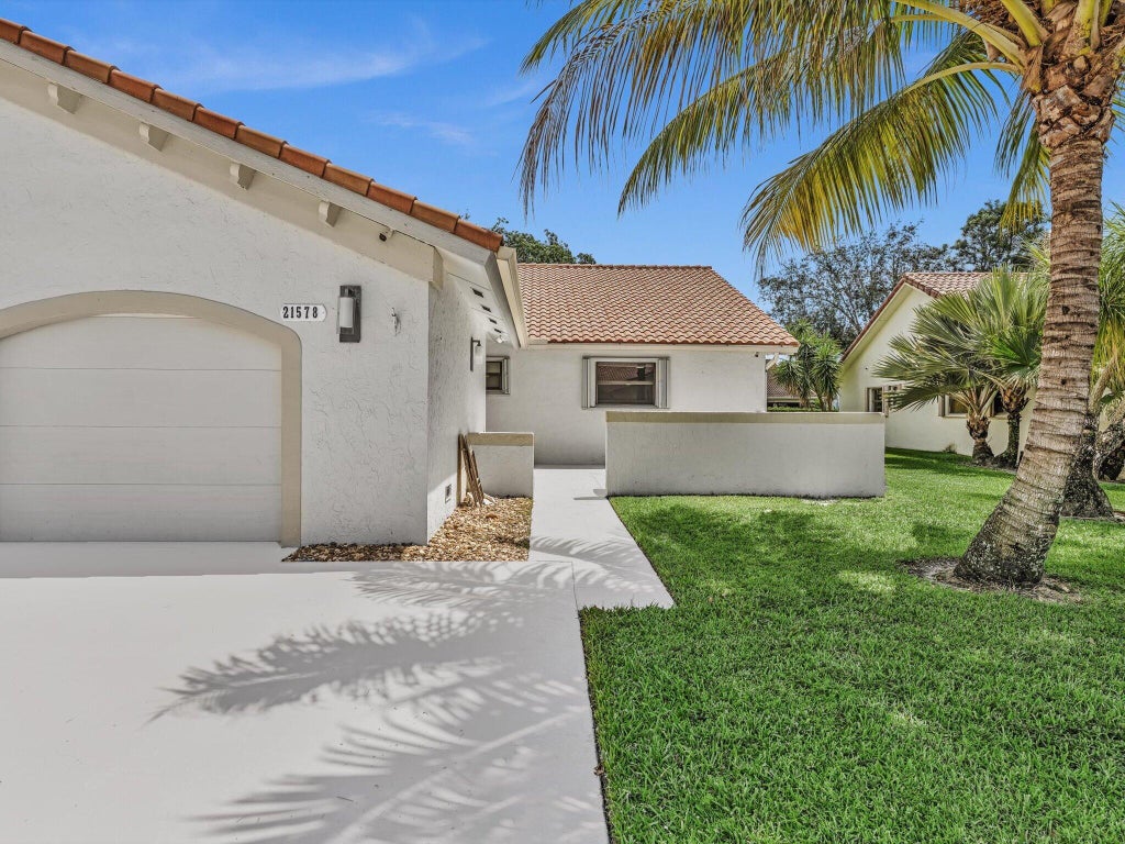Photo of 21578 Altamira Avenue, Boca Raton, FL 33433 (MLS # B26076524)