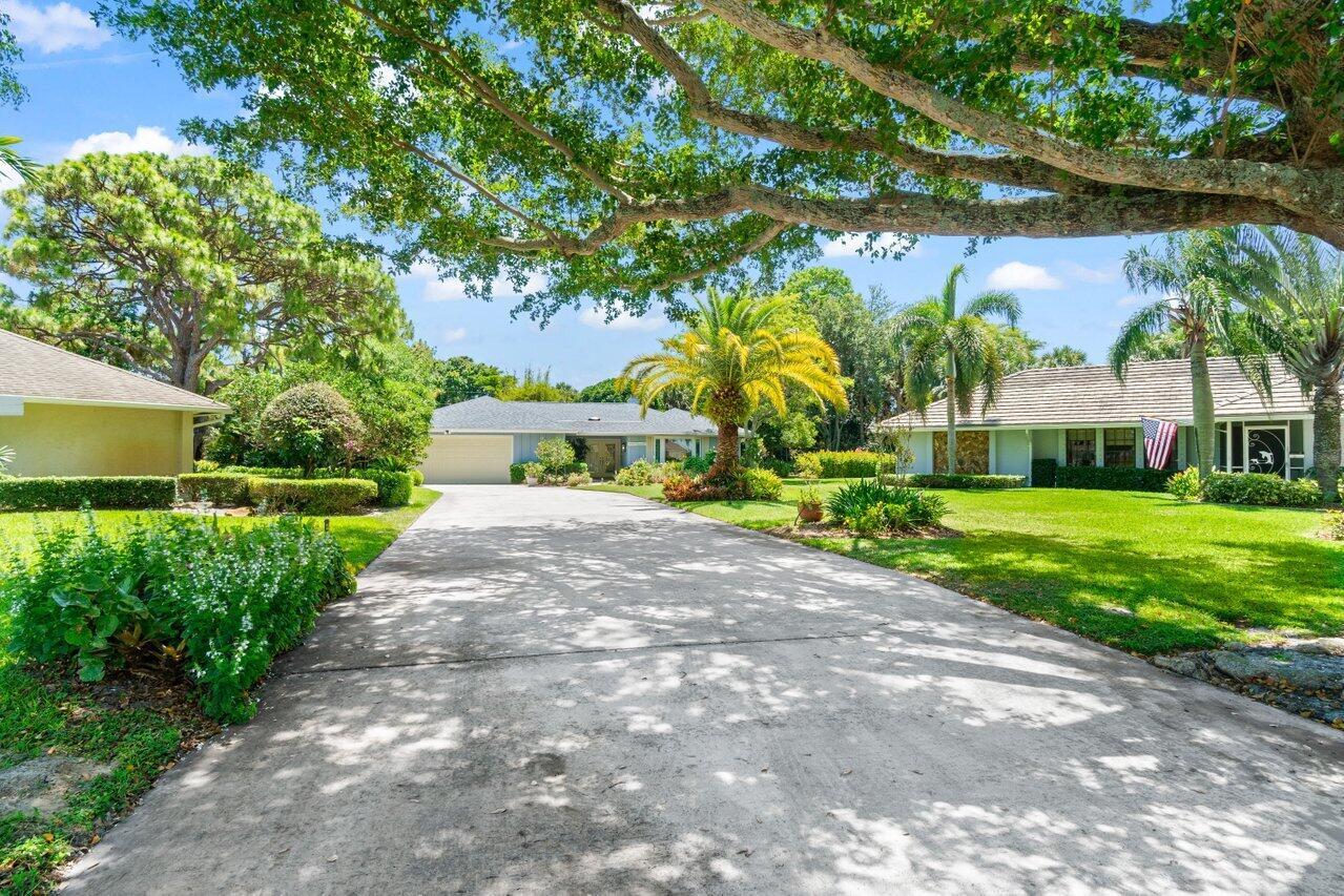 9028 Gardens Glen Circle