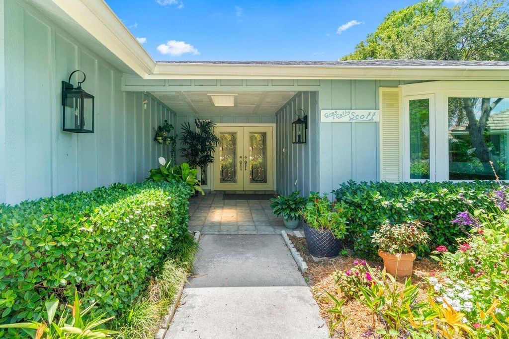 Photo of 9028 Gardens Glen Circle, Palm Beach Gardens, FL 33418 (MLS # R11086991)