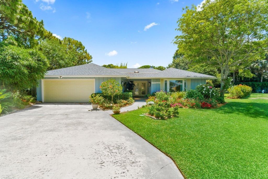 Photo of 9028 Gardens Glen Circle, Palm Beach Gardens, FL 33418 (MLS # R11086991)