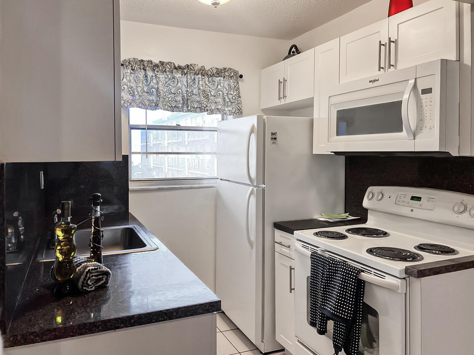WARRENTON HOUSE CONDO - Residential