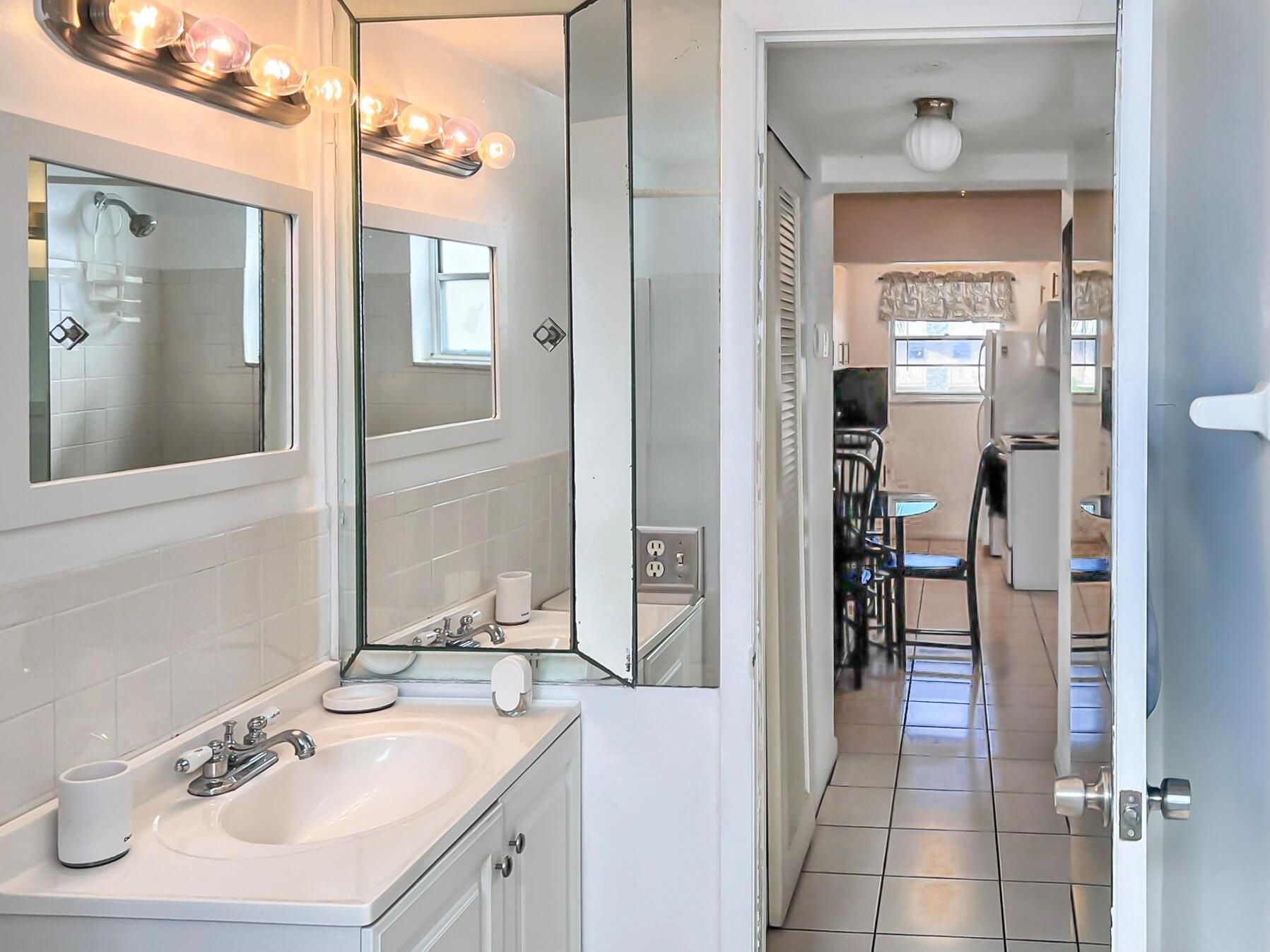 WARRENTON HOUSE CONDO - Residential