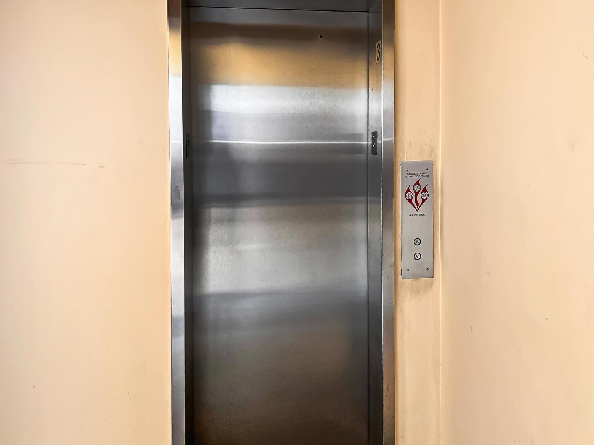 WARRENTON HOUSE CONDO - Residential